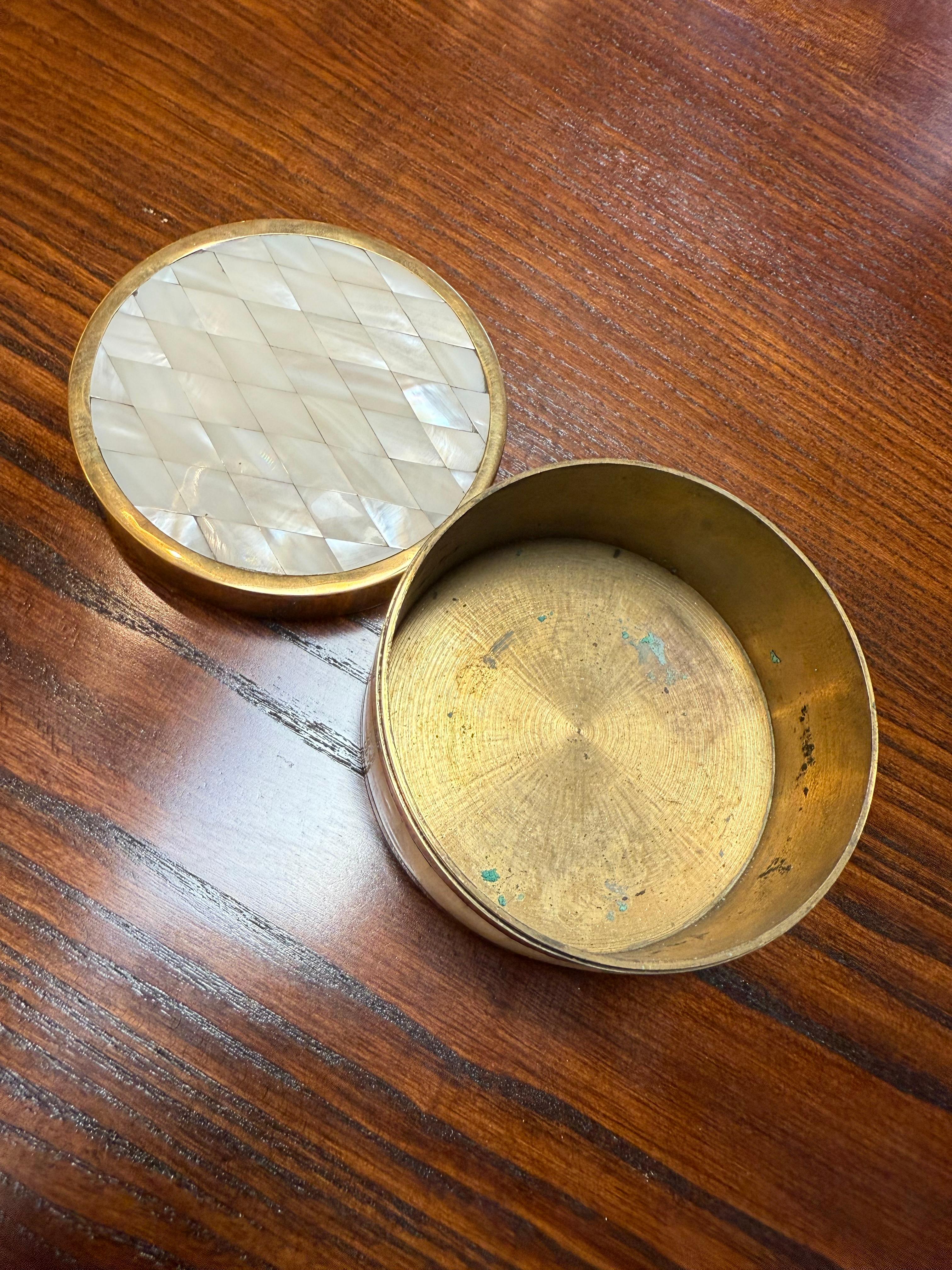 Brass and Mother-of-Pearl Inlay Round Box In Good Condition For Sale In Los Angeles, CA