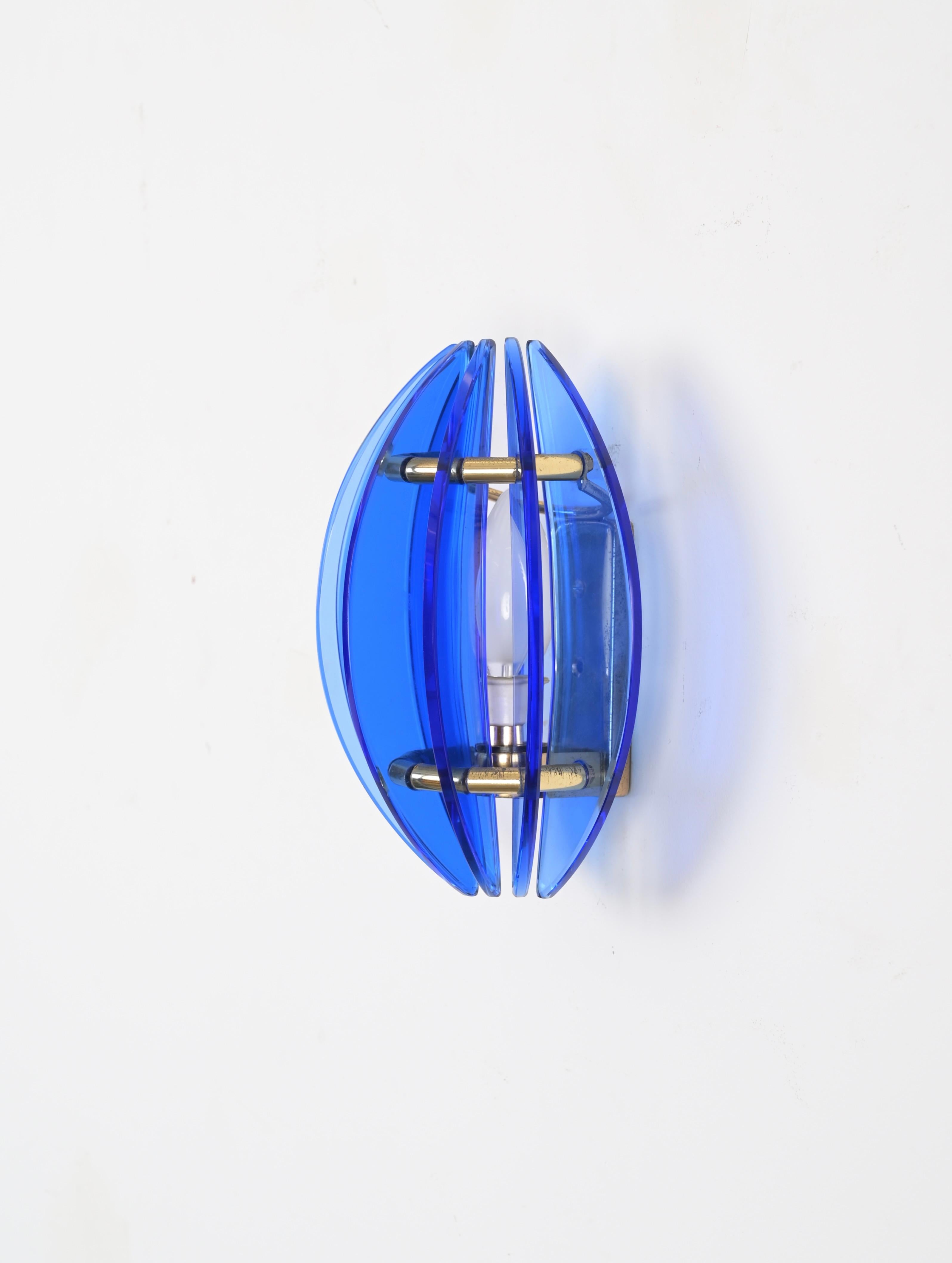 Brass and Murano Blue Glass Wall Sconce by Galvorame, Italy Lighting, 1970s In Good Condition For Sale In Roma, IT