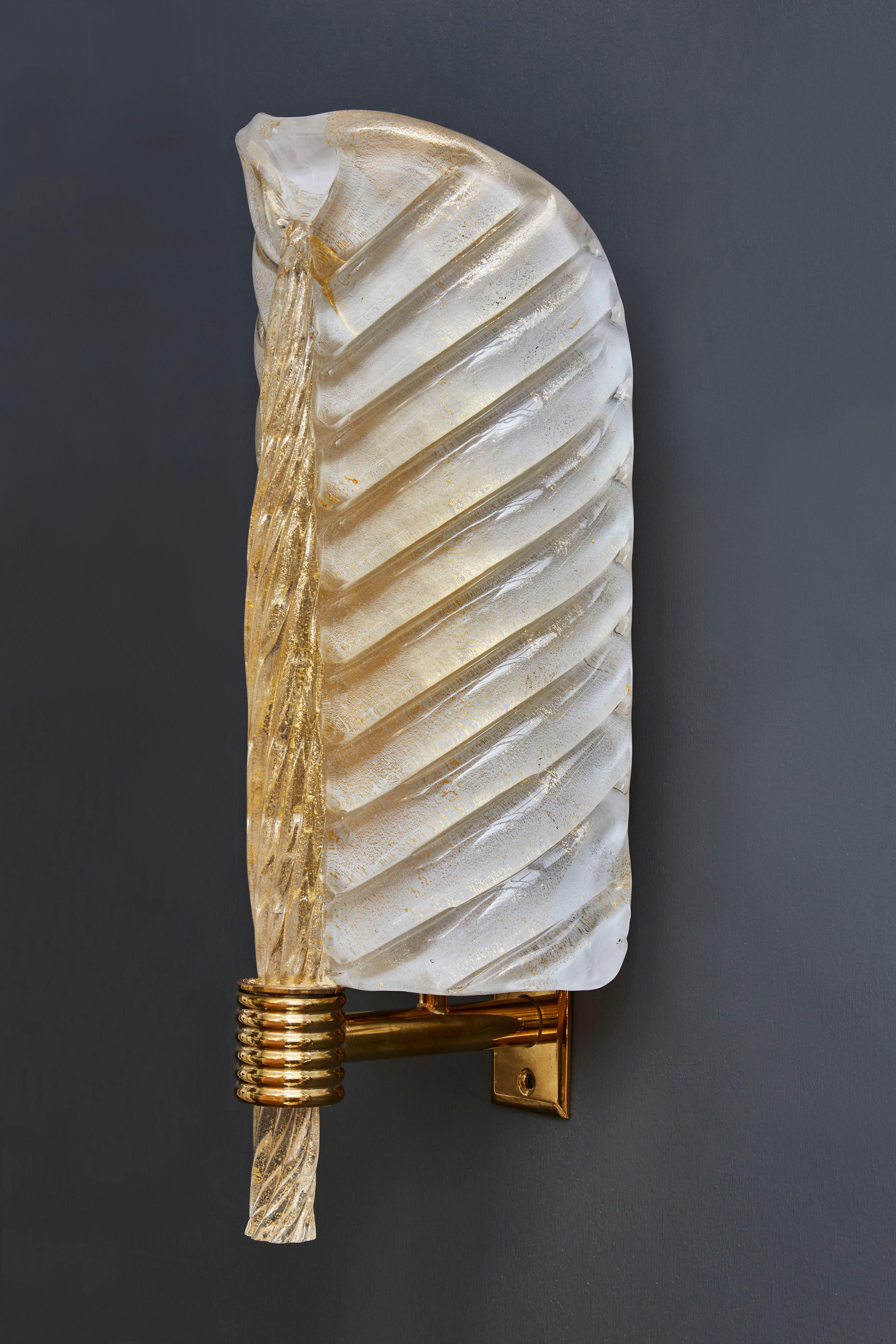 Brass and Murano Glass Leaves Wall Sconces In New Condition For Sale In Saint-Ouen, IDF