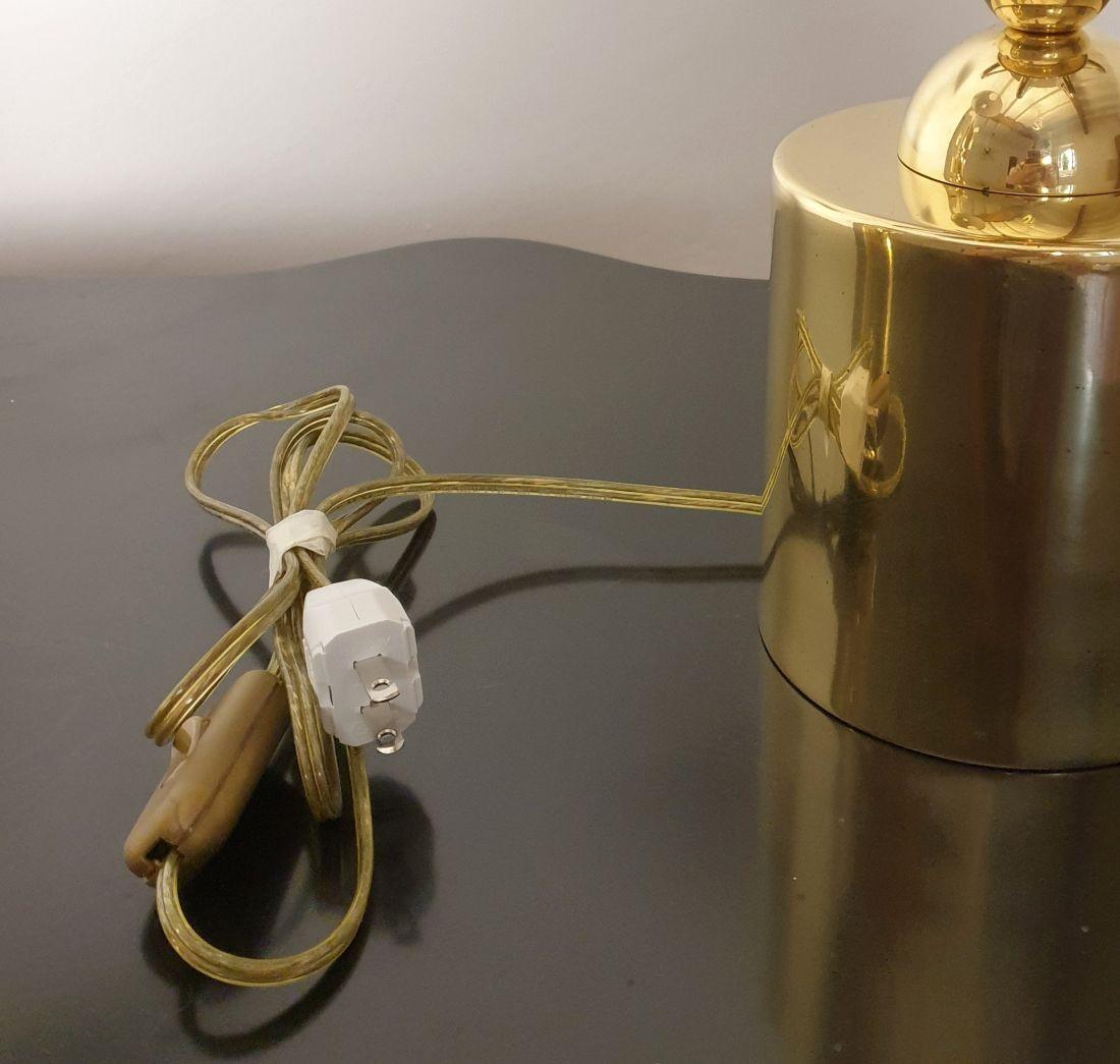 Brass and Murano glass table lamps, Italy - a pair For Sale 6