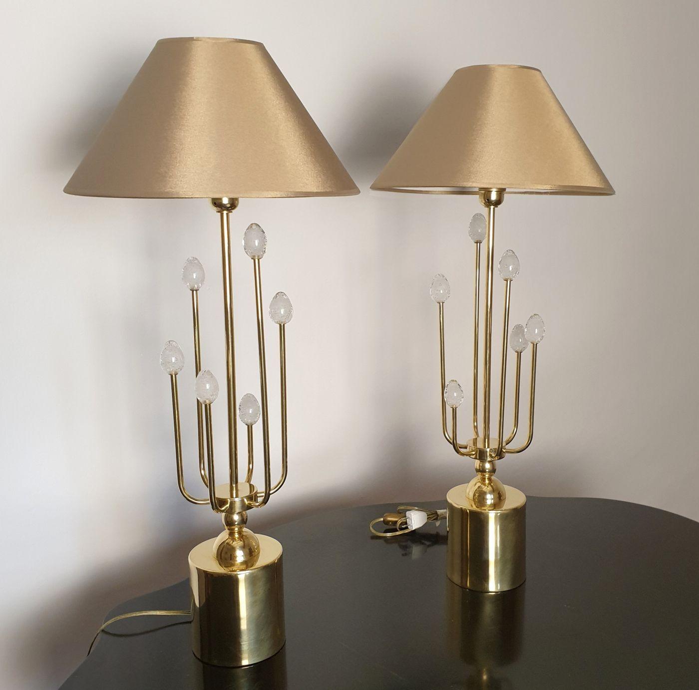 Mid-Century Modern Lampes de table en laiton et verre de Murano, Italie - une paire en vente