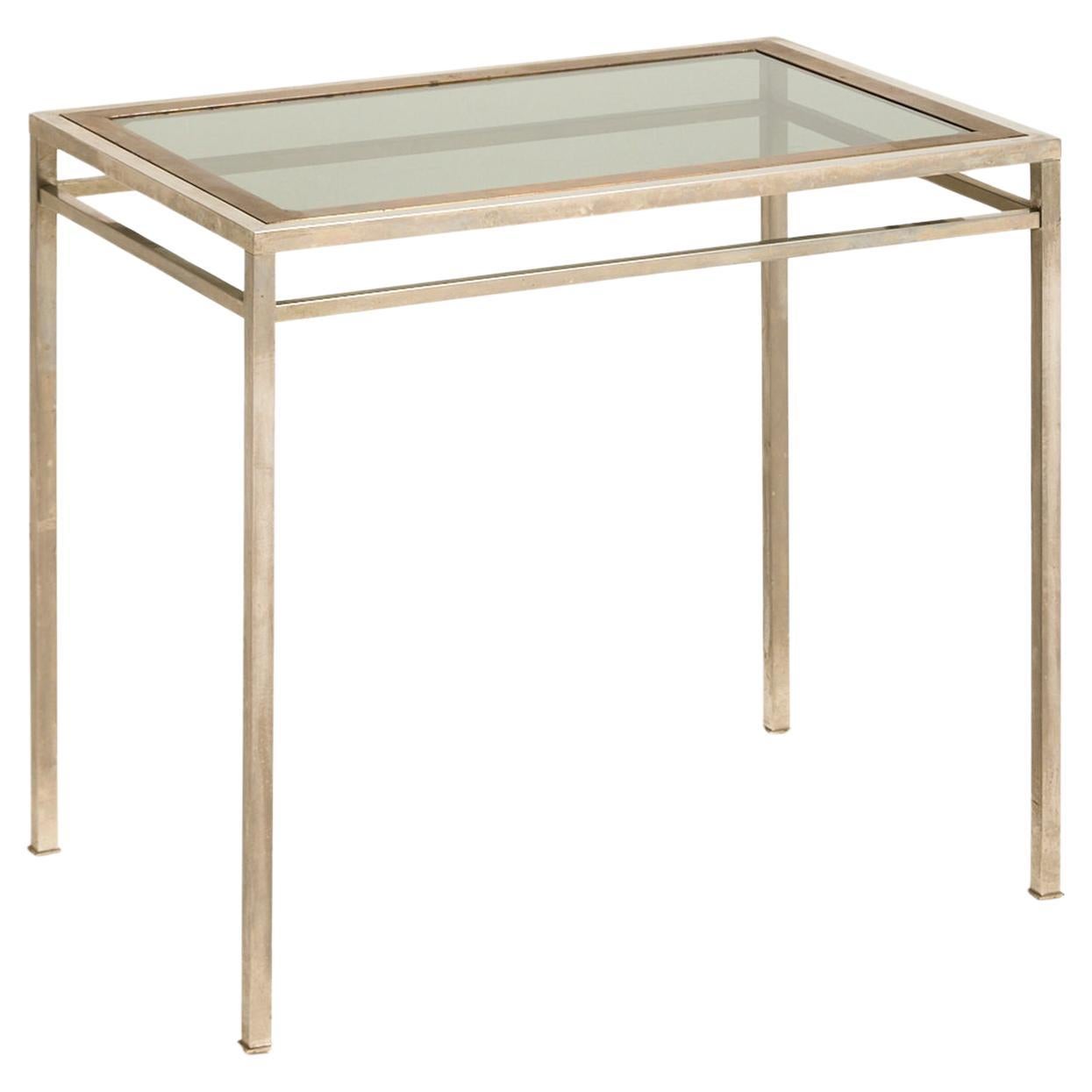Table d'appoint en laiton et nickel en vente