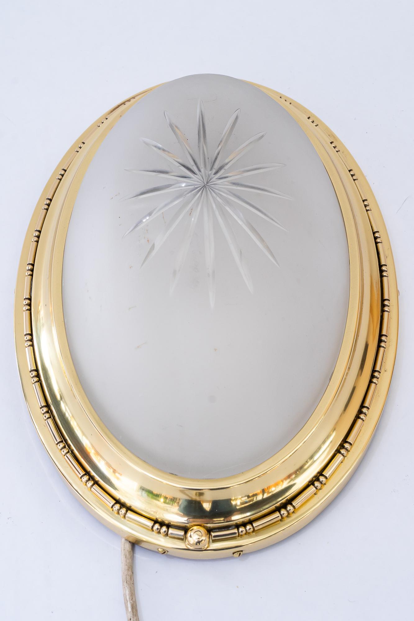 Autrichien Plafonnier ou applique murale en laiton et verre taillé original vienne vers 1920 en vente