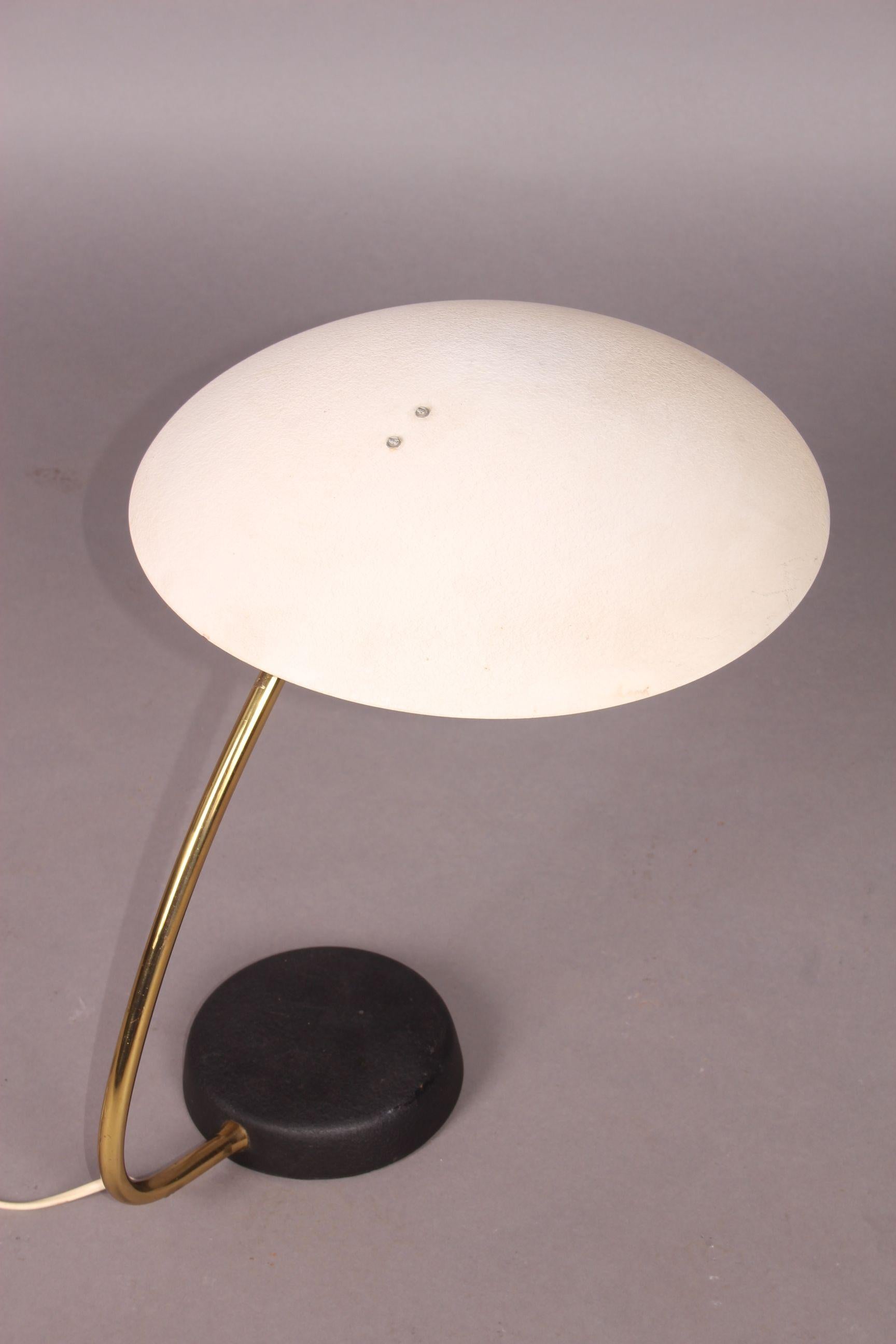 Brass and Painted Metal Table Lamp In Good Condition In grand Lancy, CH