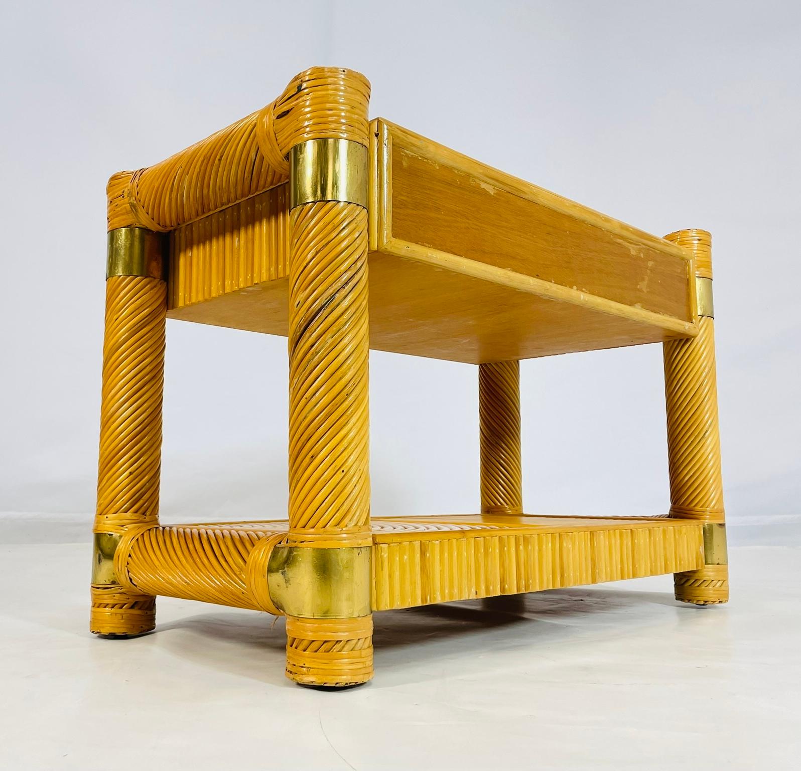 Américain Table console en laiton et roseau crayon d'après Karl Springer en vente