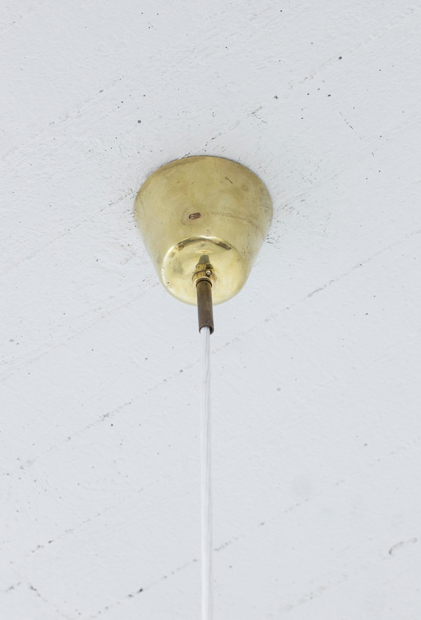 Brass and Pleated Fabric Ceiling Lamp 11558 by Harald Notini, Böhlmarks, Sweden In Good Condition In Hägersten, SE