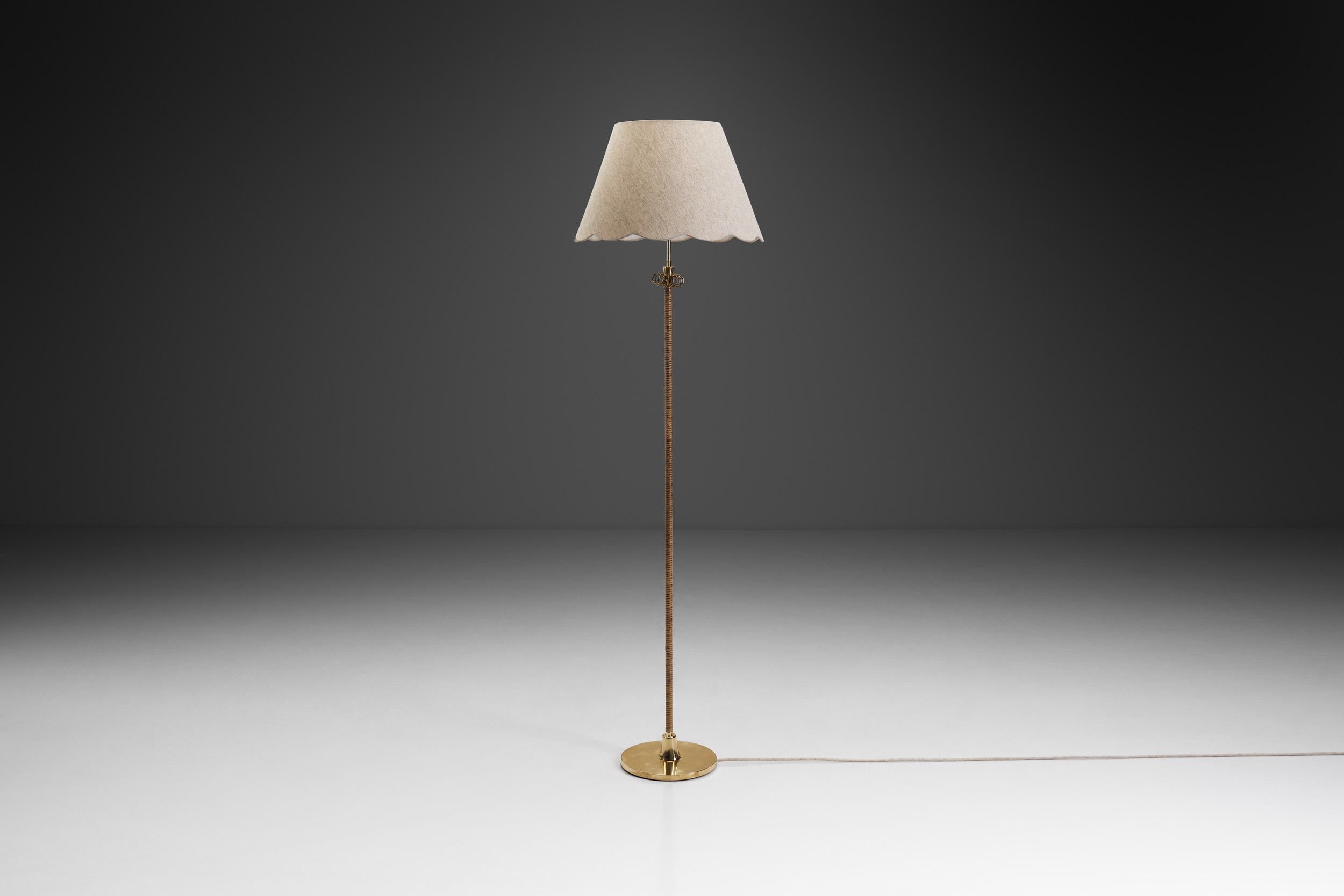 Brass and Rattan Floor Lamp with Spiral Decoration by Itsu, Finland 1950s In Good Condition In Utrecht, NL