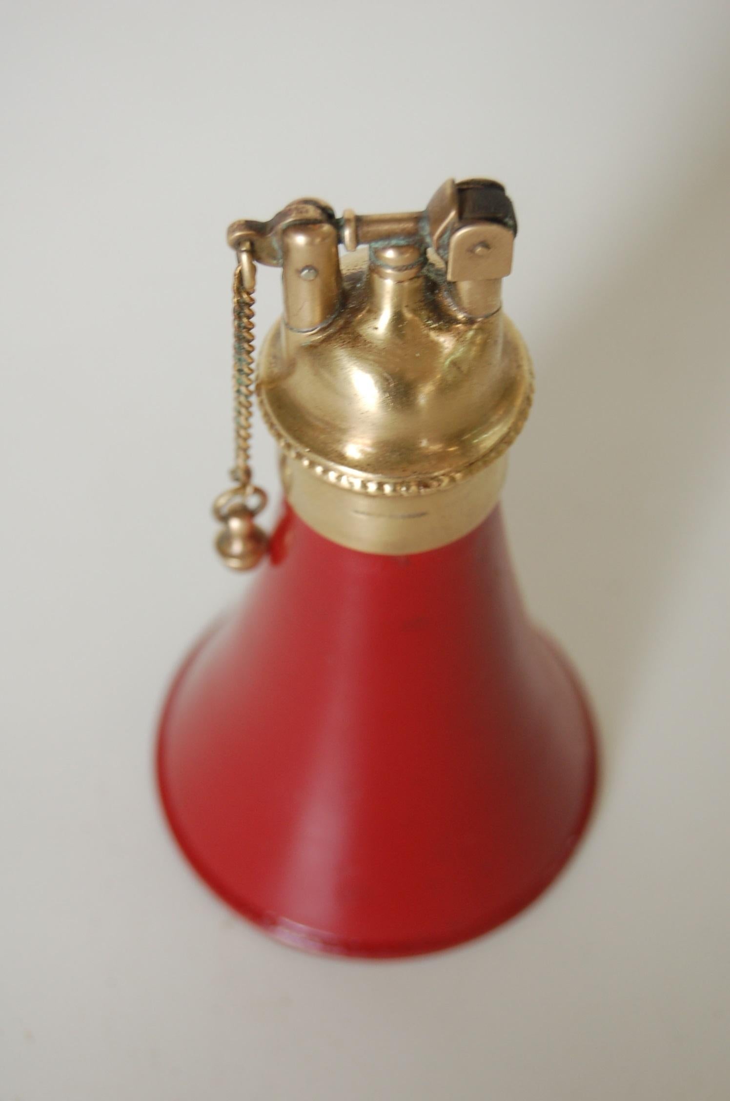 Brass and Red Horn Shaped DRP Petrol Table Pull Chain Lighter by Zunder In Excellent Condition For Sale In Van Nuys, CA
