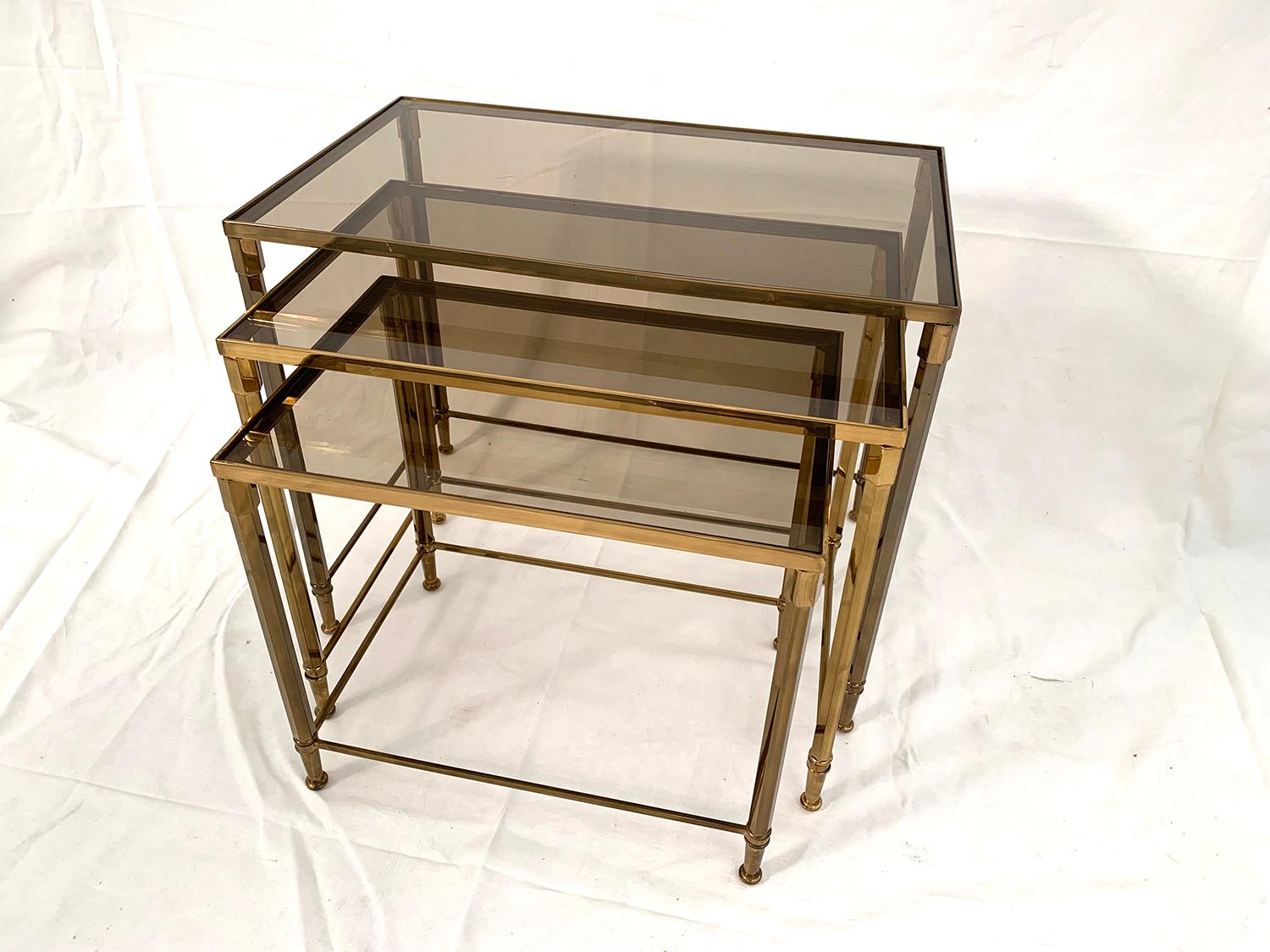 Brass and Smoked Glass Nesting Tables In Good Condition For Sale In Brussels, Brussels