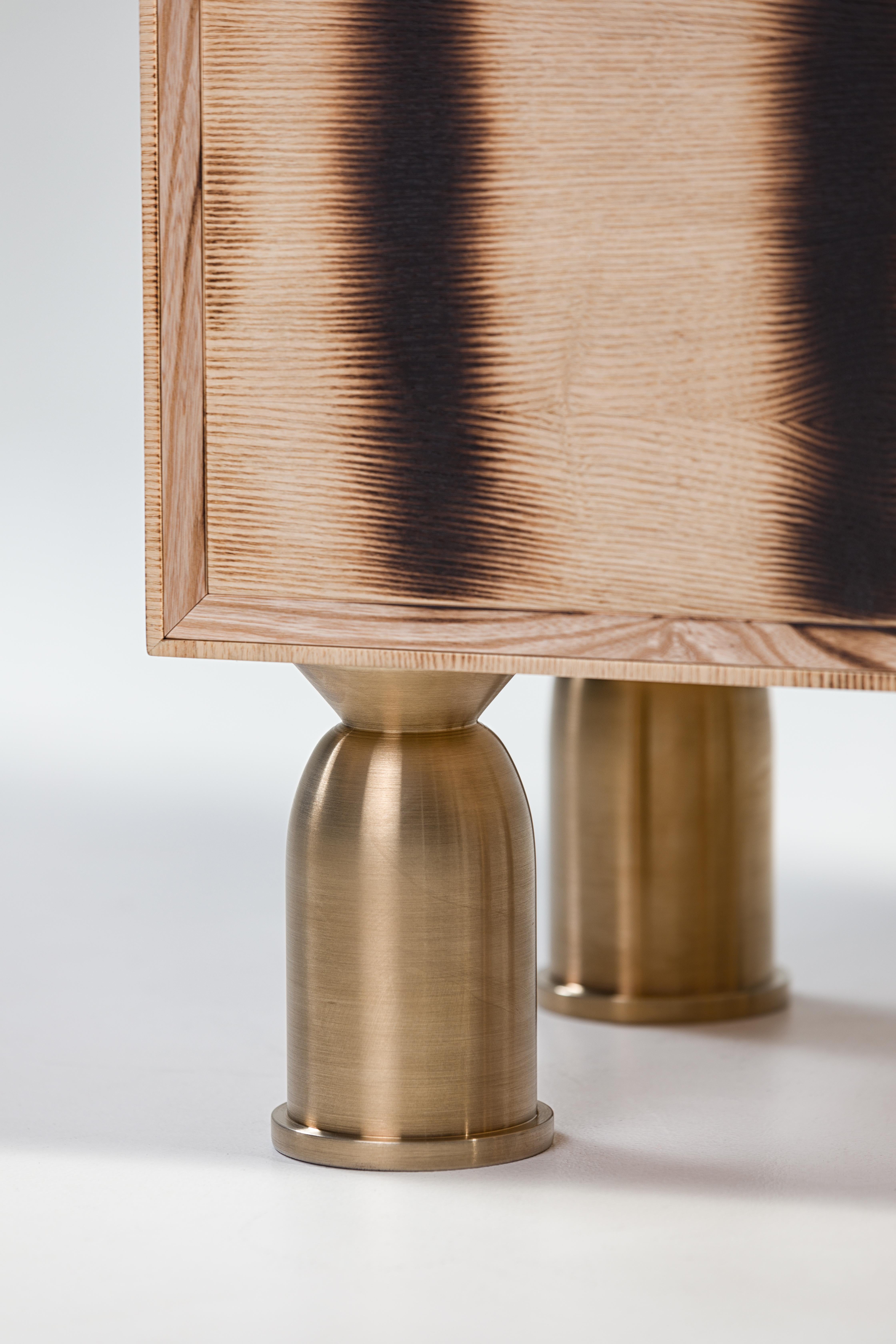 Postmoderne Brass And Solid Wood Bugs Cabinet by PANOPTIKUM COLLECTIONS en vente