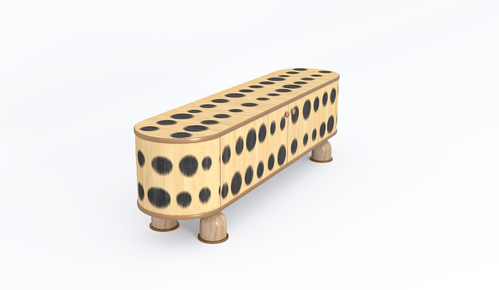 Credenza Bugs in ottone e legno massiccio di PANOPTIKUM COLLECTIONS In condizioni Nuovo in vendita a Geneve, CH