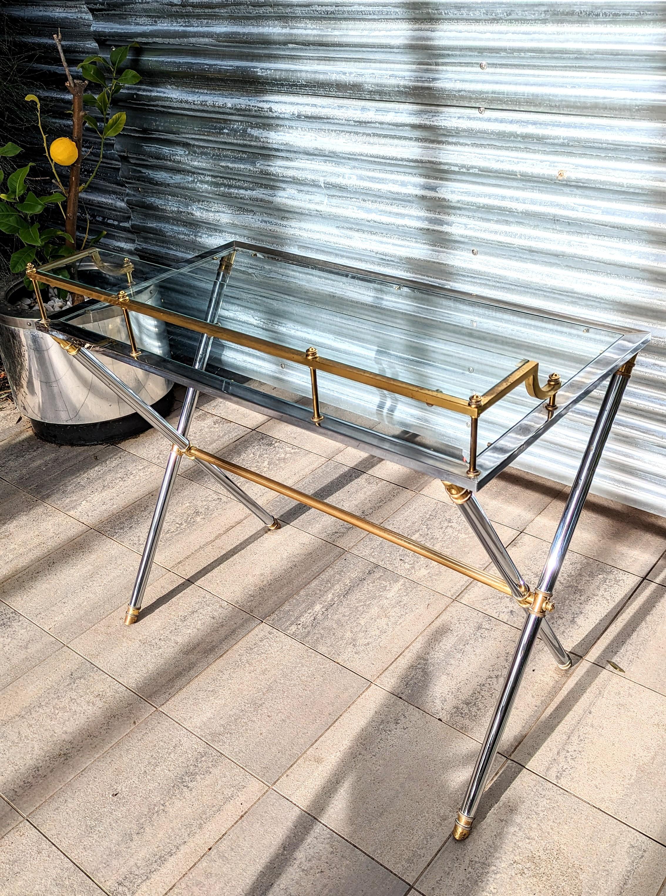 Brass and Steel Desk by Maison Jansen, France 1960s In Good Condition For Sale In L'Escala, ES
