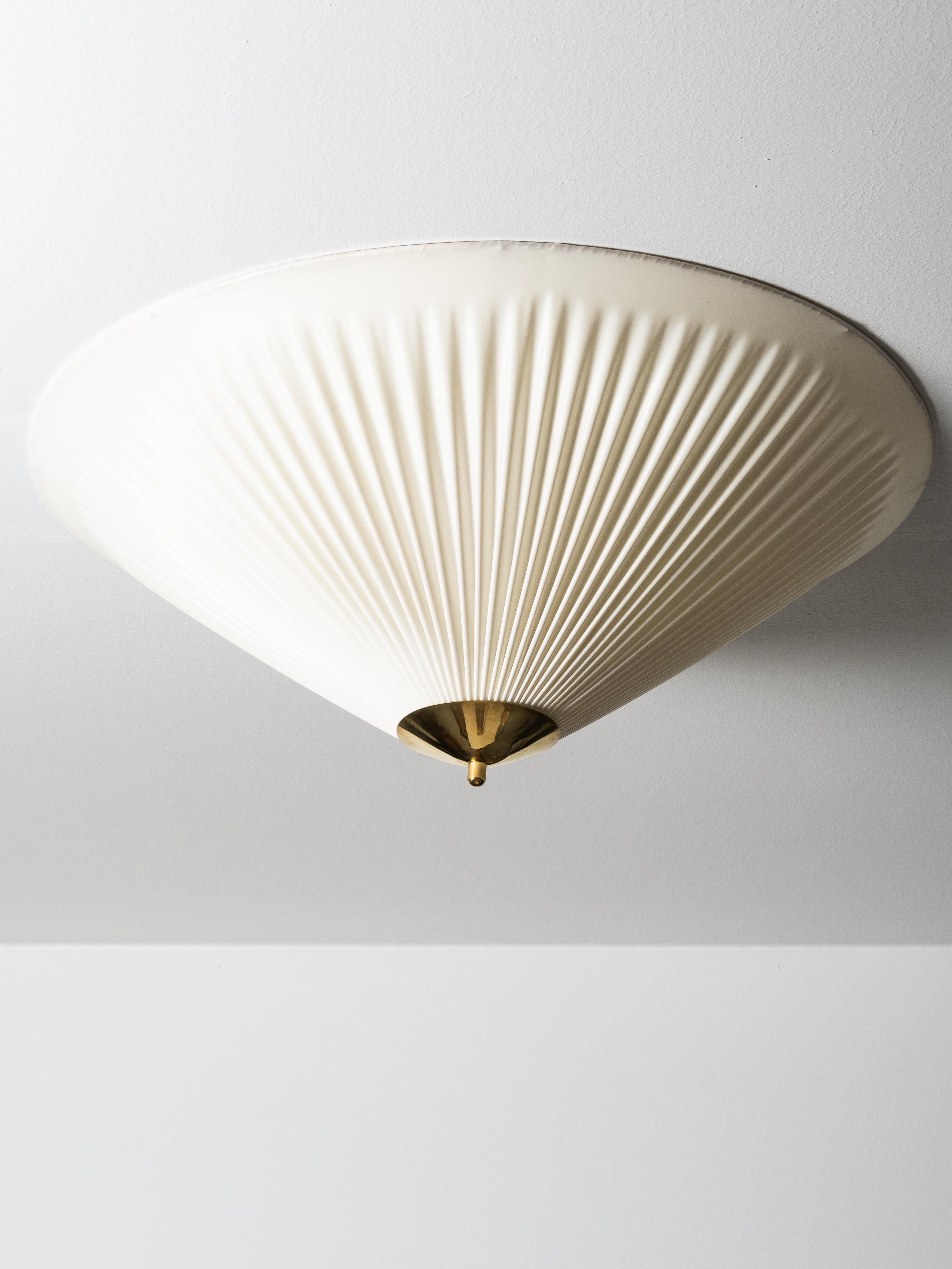 Finlandais Plinthe en laiton et textile synthétique par Valinte, Finlande, années 1950 en vente