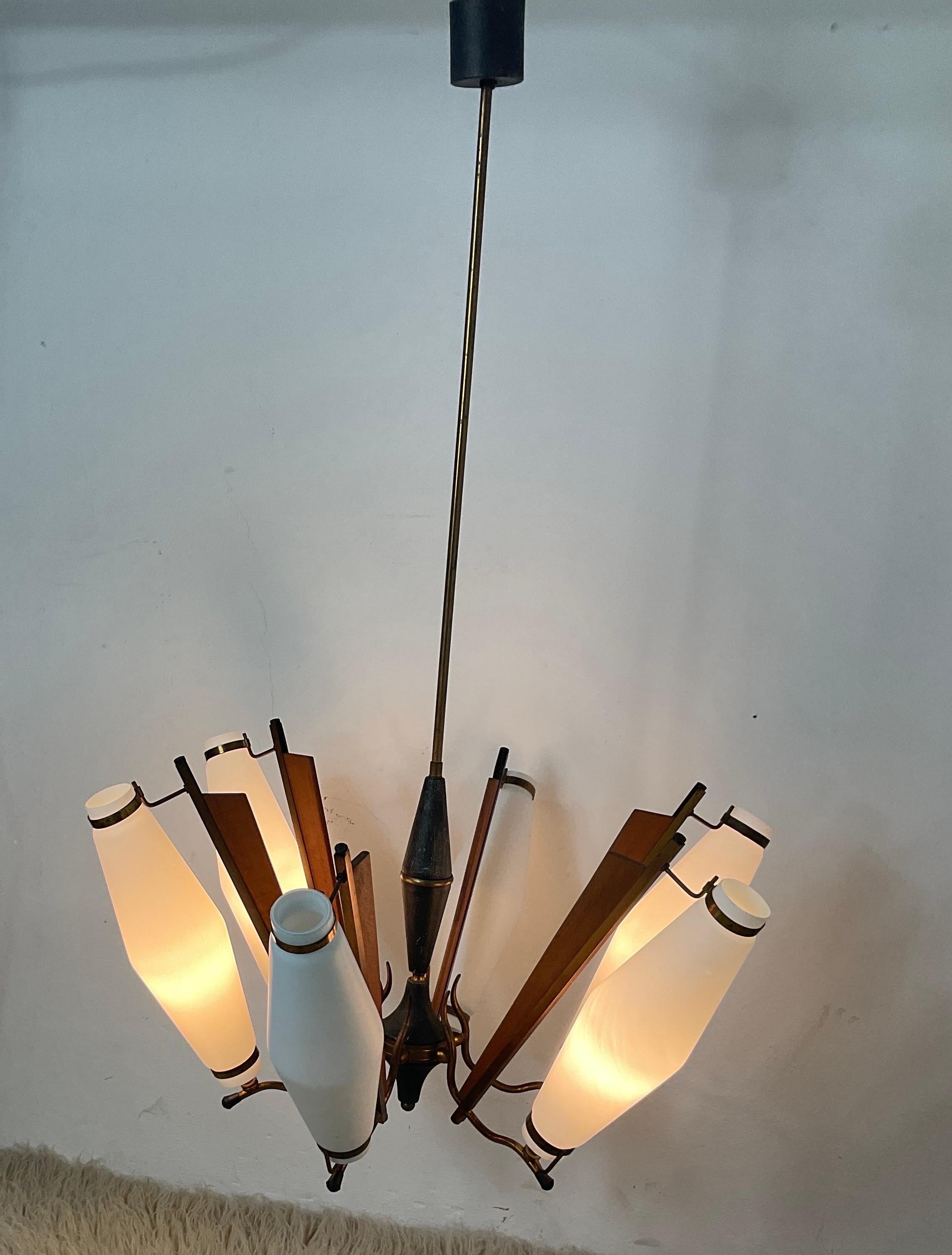 Brass and teak chandelier attributable stilnovo of the 60s For Sale 4