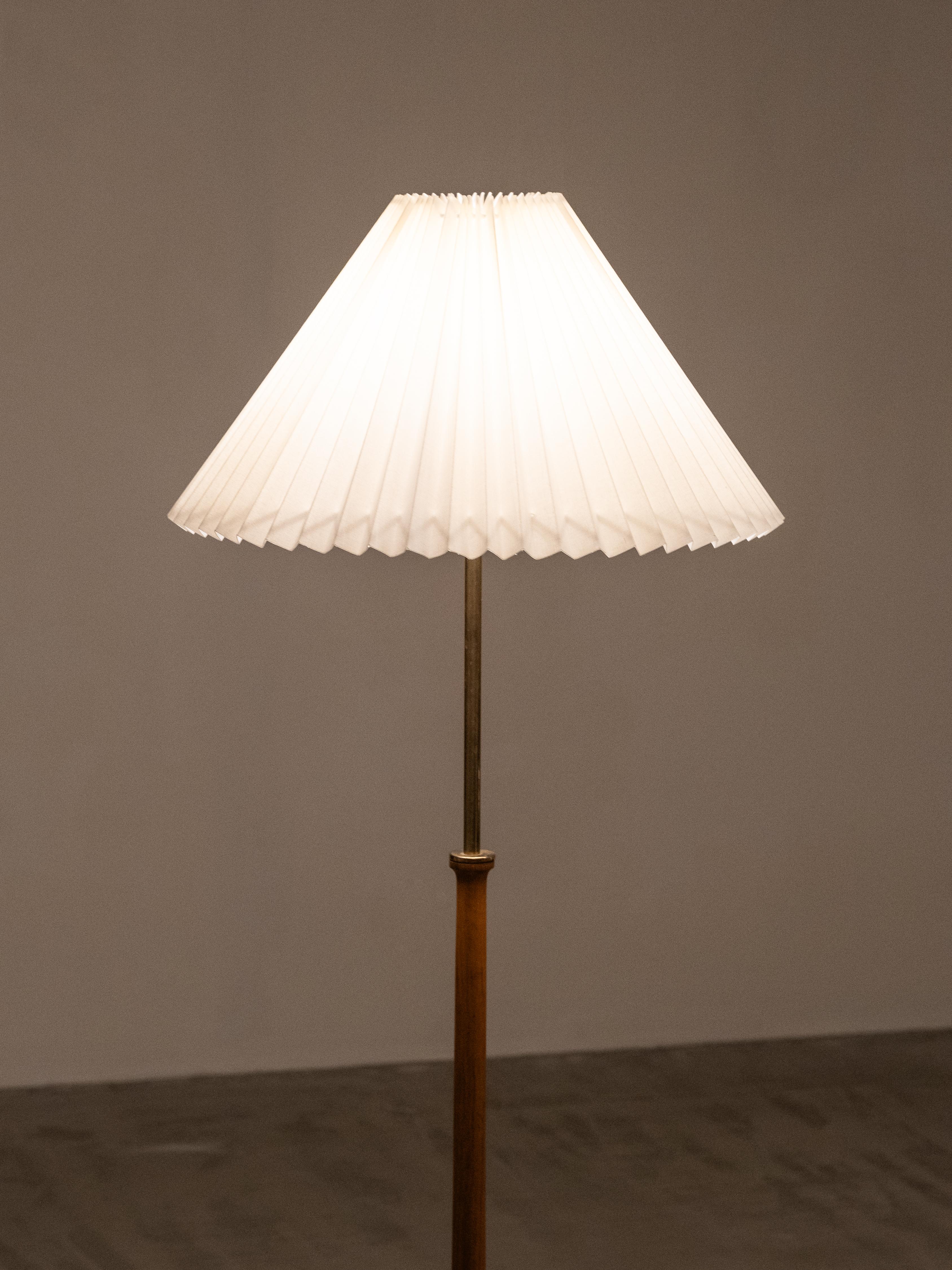 Lampadaire en laiton et teck Model G-012 par Eje Ahlgren pour Bergboms, Suède, années 1950 en vente 7