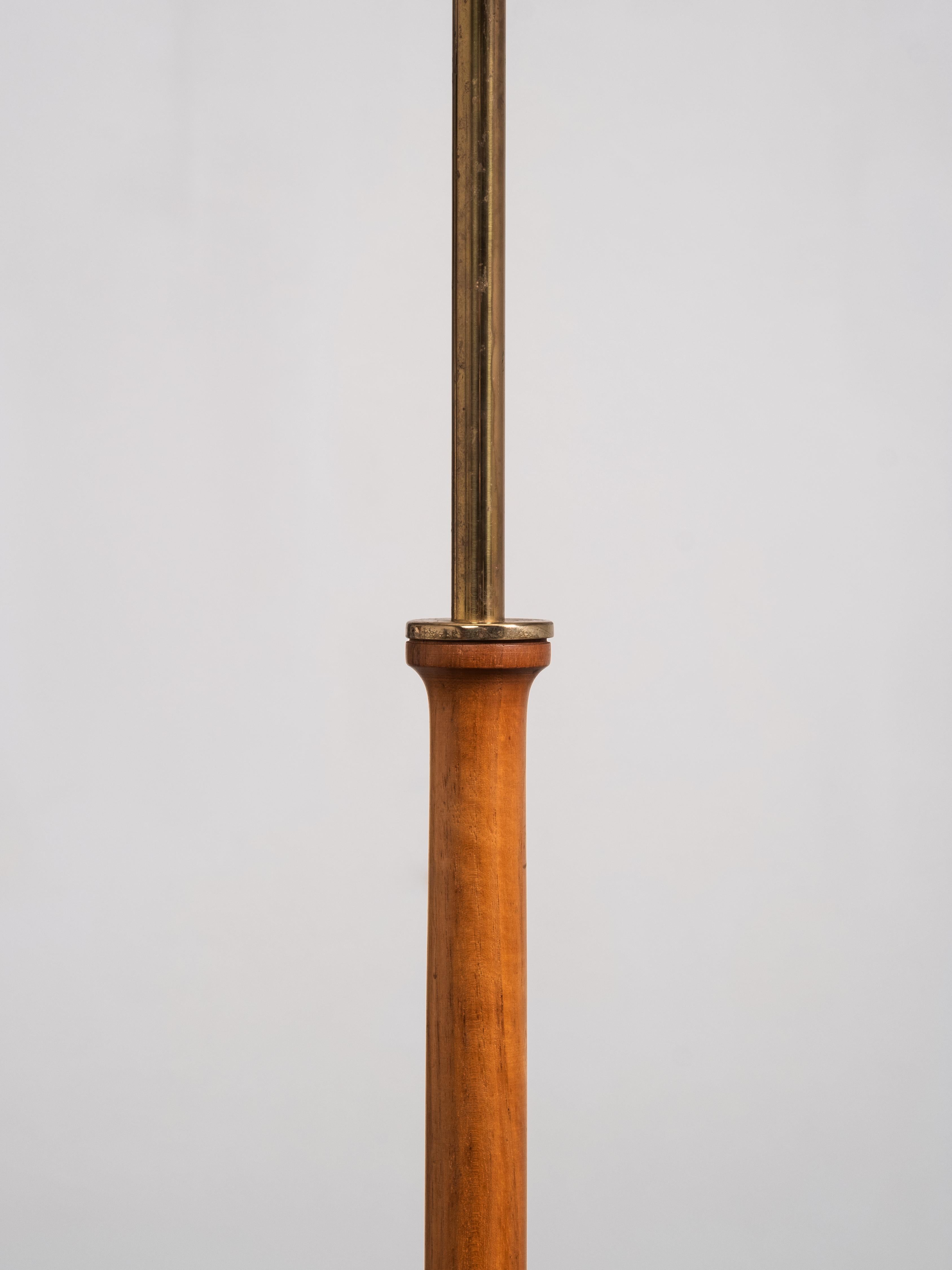 Métal Lampadaire en laiton et teck Model G-012 par Eje Ahlgren pour Bergboms, Suède, années 1950 en vente