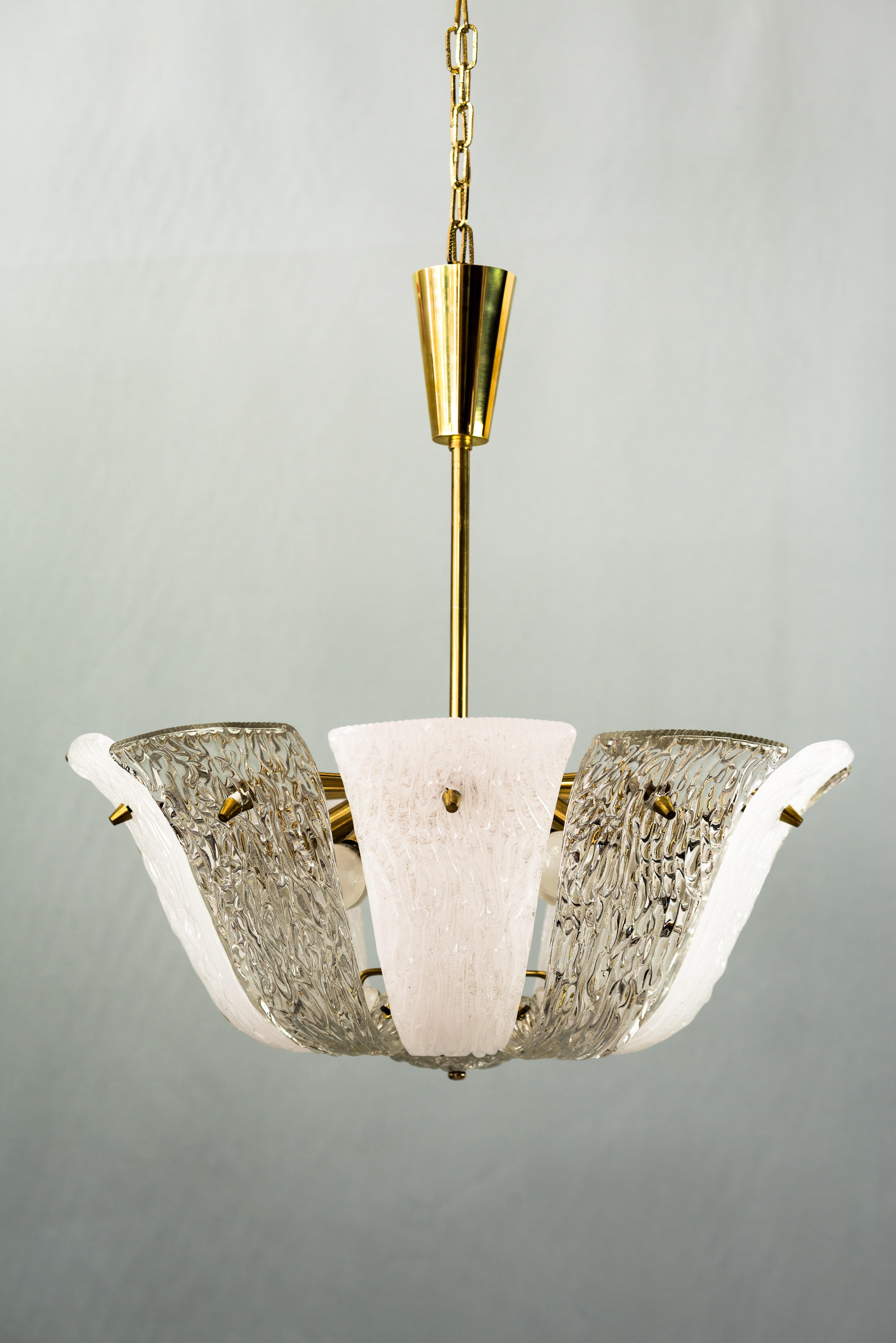 Brass and Textured Glass and Frosted Glass Chandelier by Kalmar, 1950s In Good Condition For Sale In Wien, AT