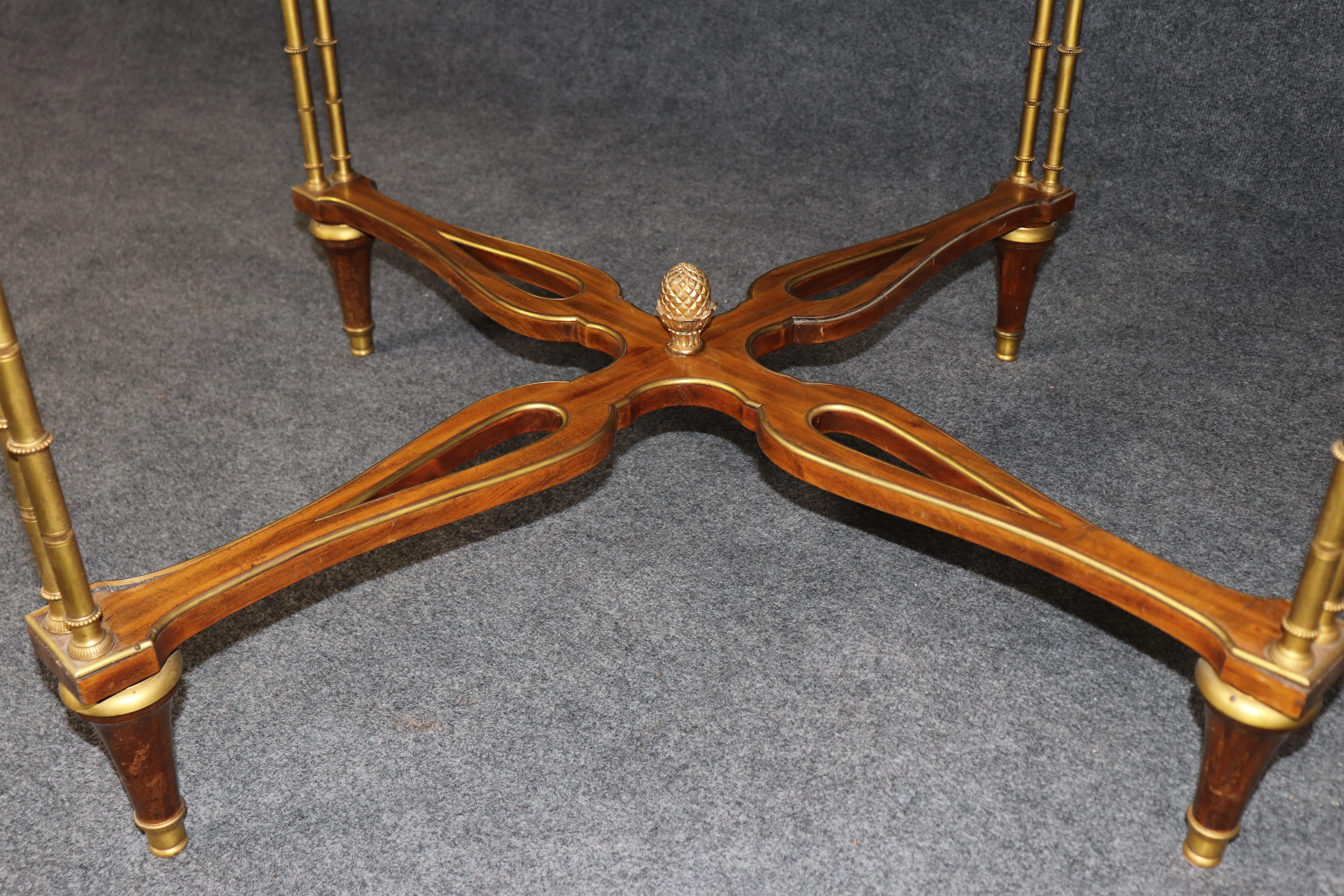 Table de centre en laiton et marbre Verdi de style Louis XVI Manner Weisweiler en vente 5