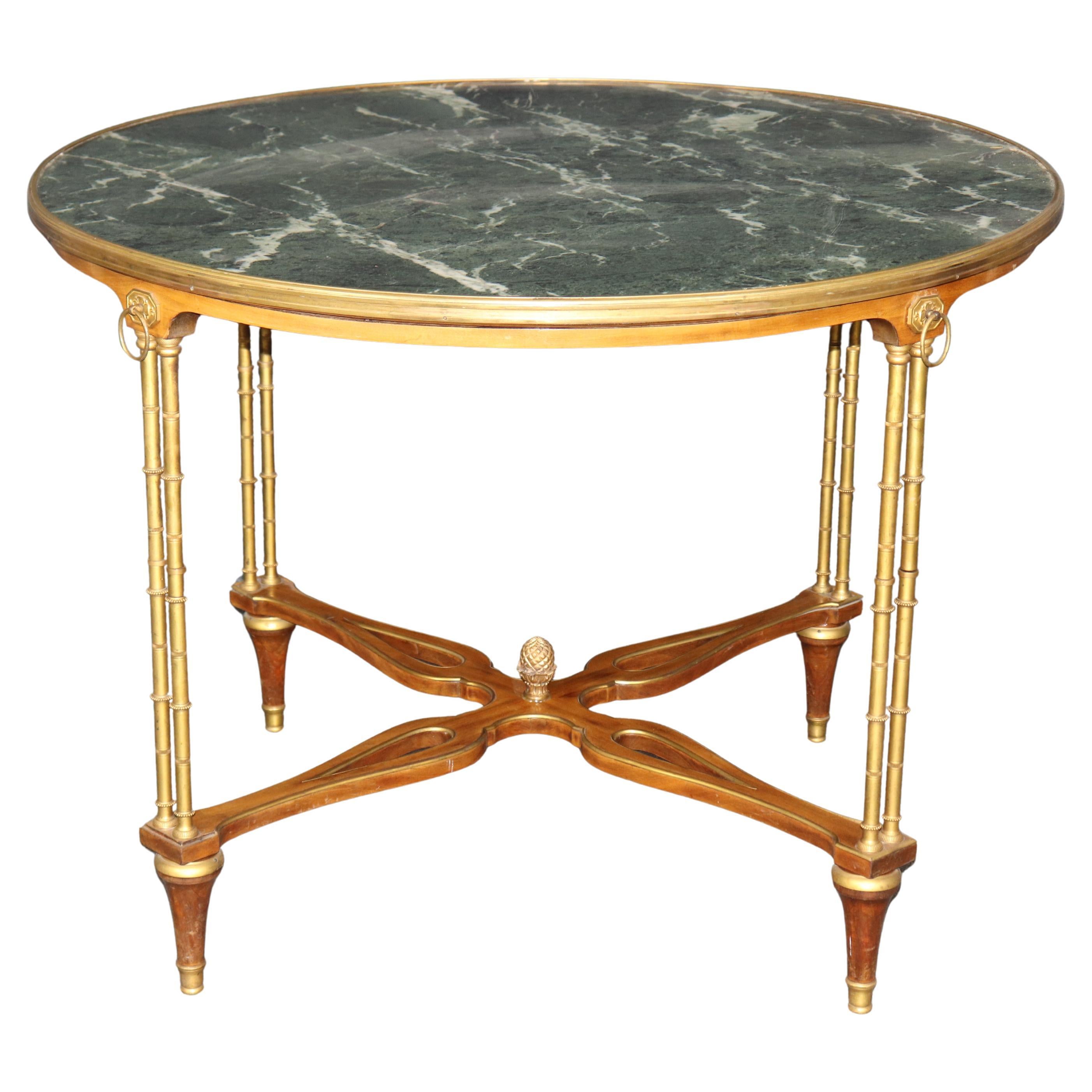 Table de centre en laiton et marbre Verdi de style Louis XVI Manner Weisweiler en vente