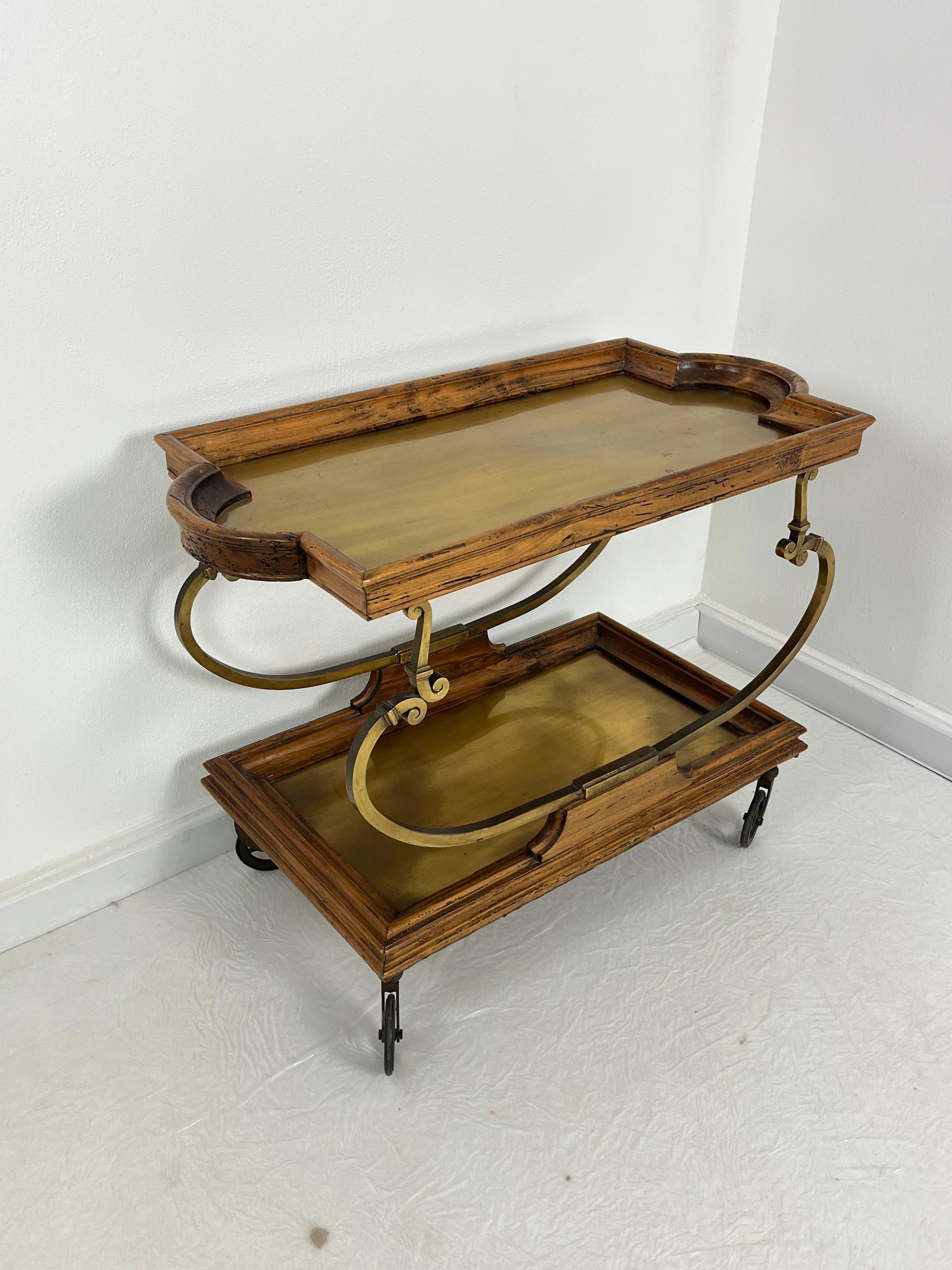Ottone Carrello da bar in ottone e noce, attribuito a Chapman, anni '50 in vendita