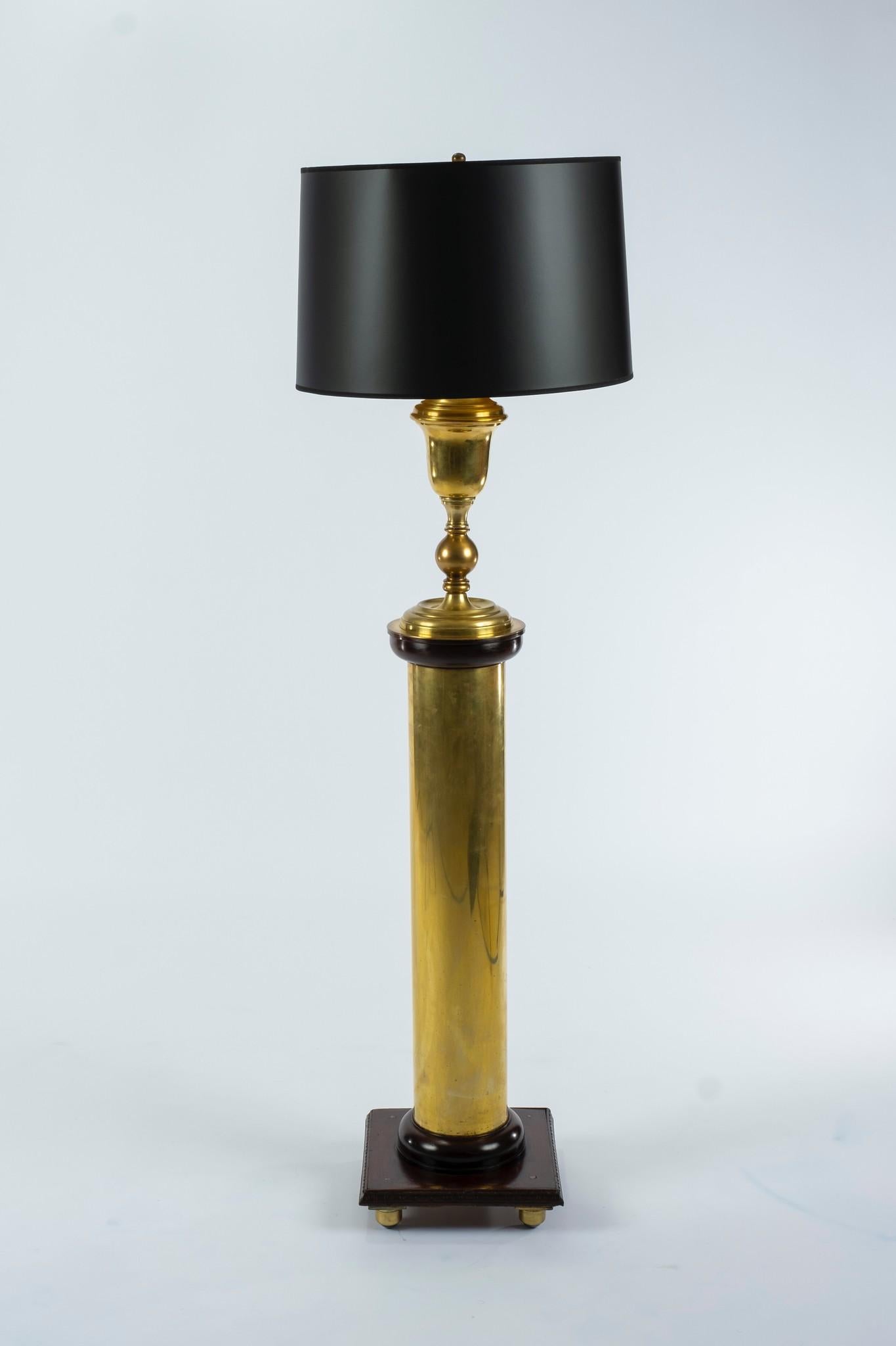 Brass and Walnut Floor Lamp In Good Condition For Sale In Houston, TX