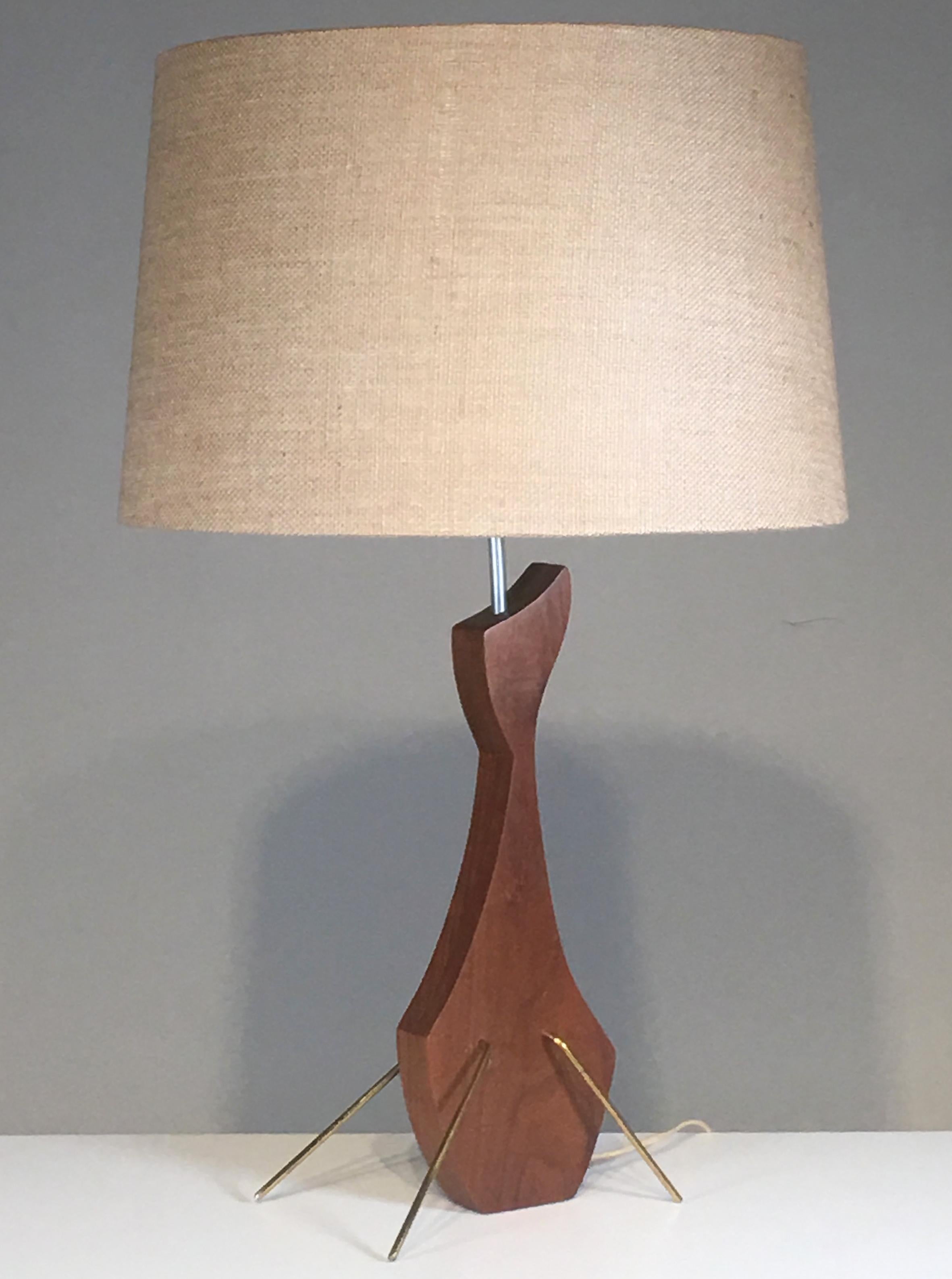 American Brass and Walnut Table Lamp in the Manner of Heifetz For Sale