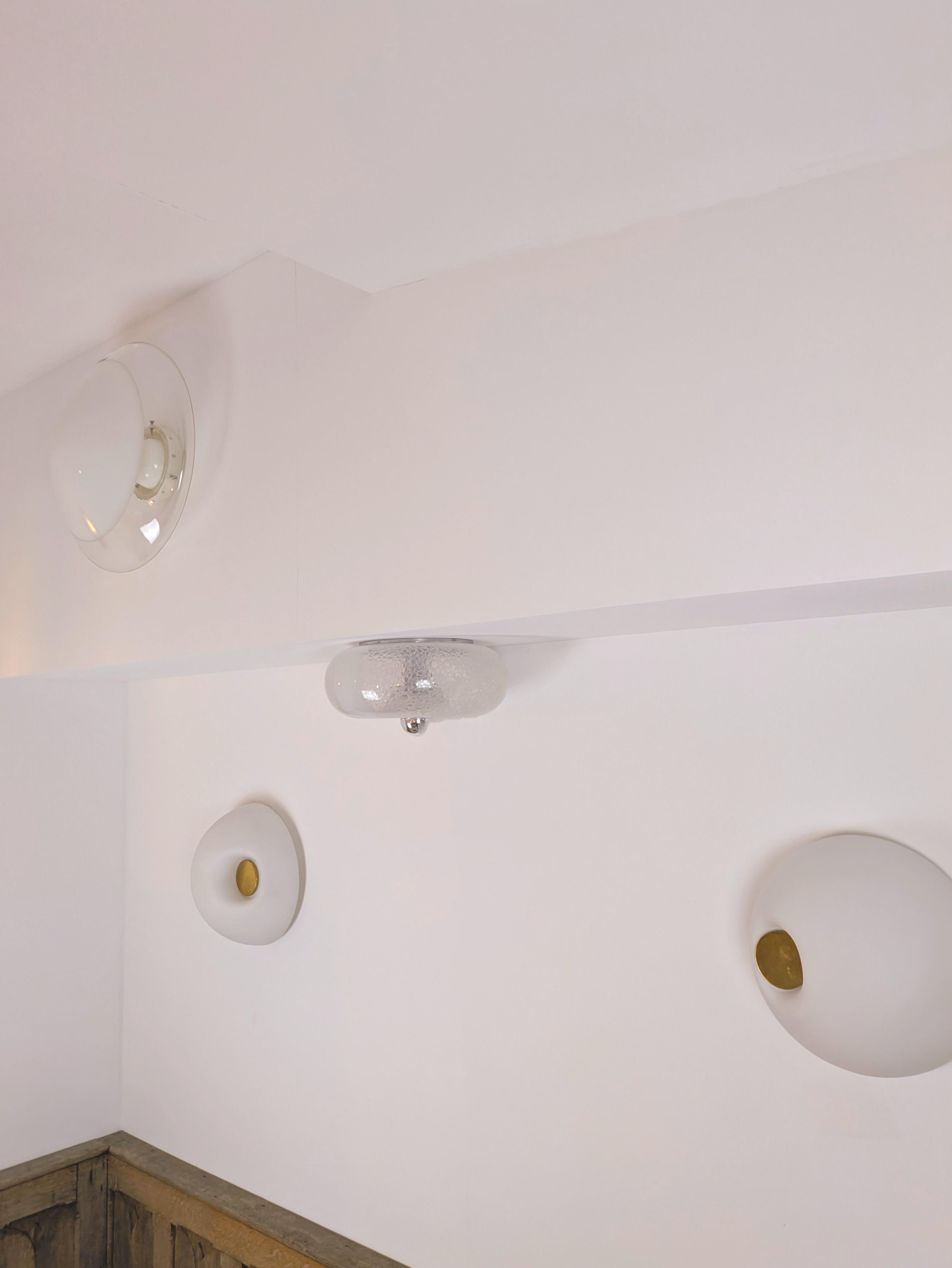 Lampe encastrée en laiton et opaline blanche, Murano 1970 en vente 13