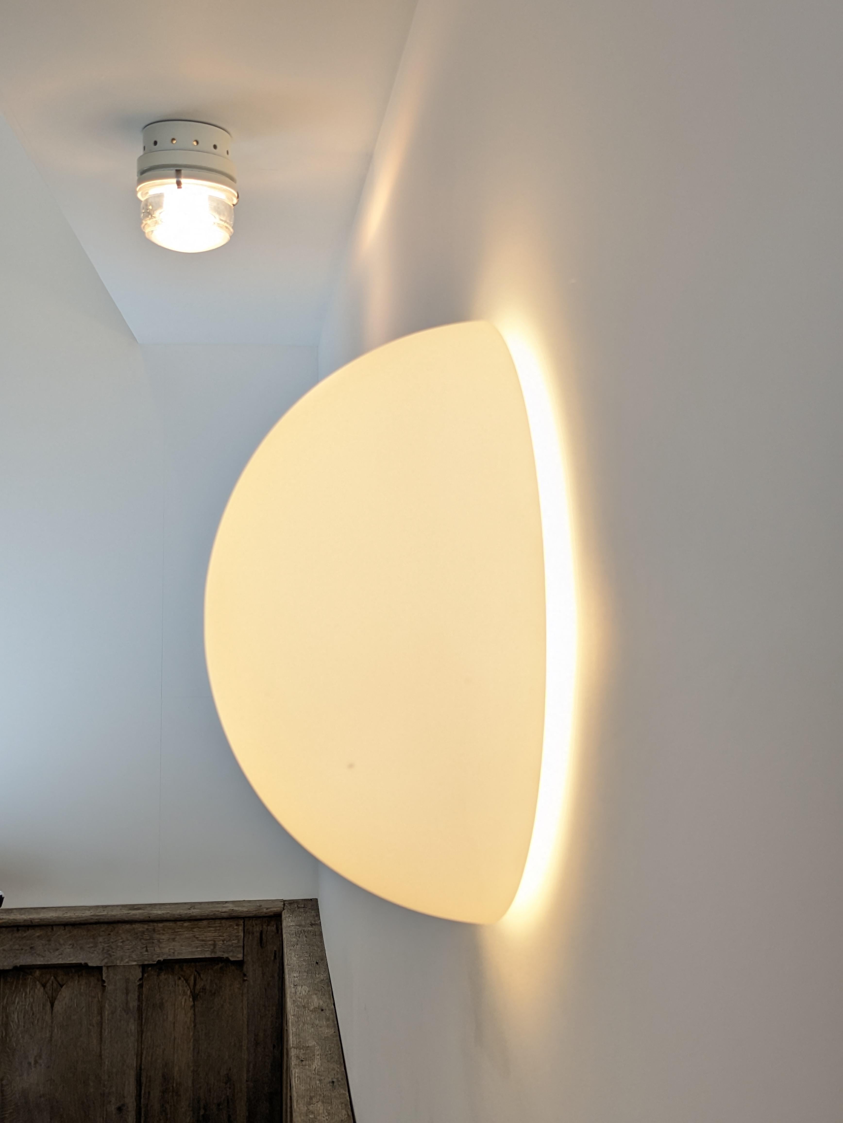 Lampe encastrée en laiton et opaline blanche, Murano 1970 en vente 1