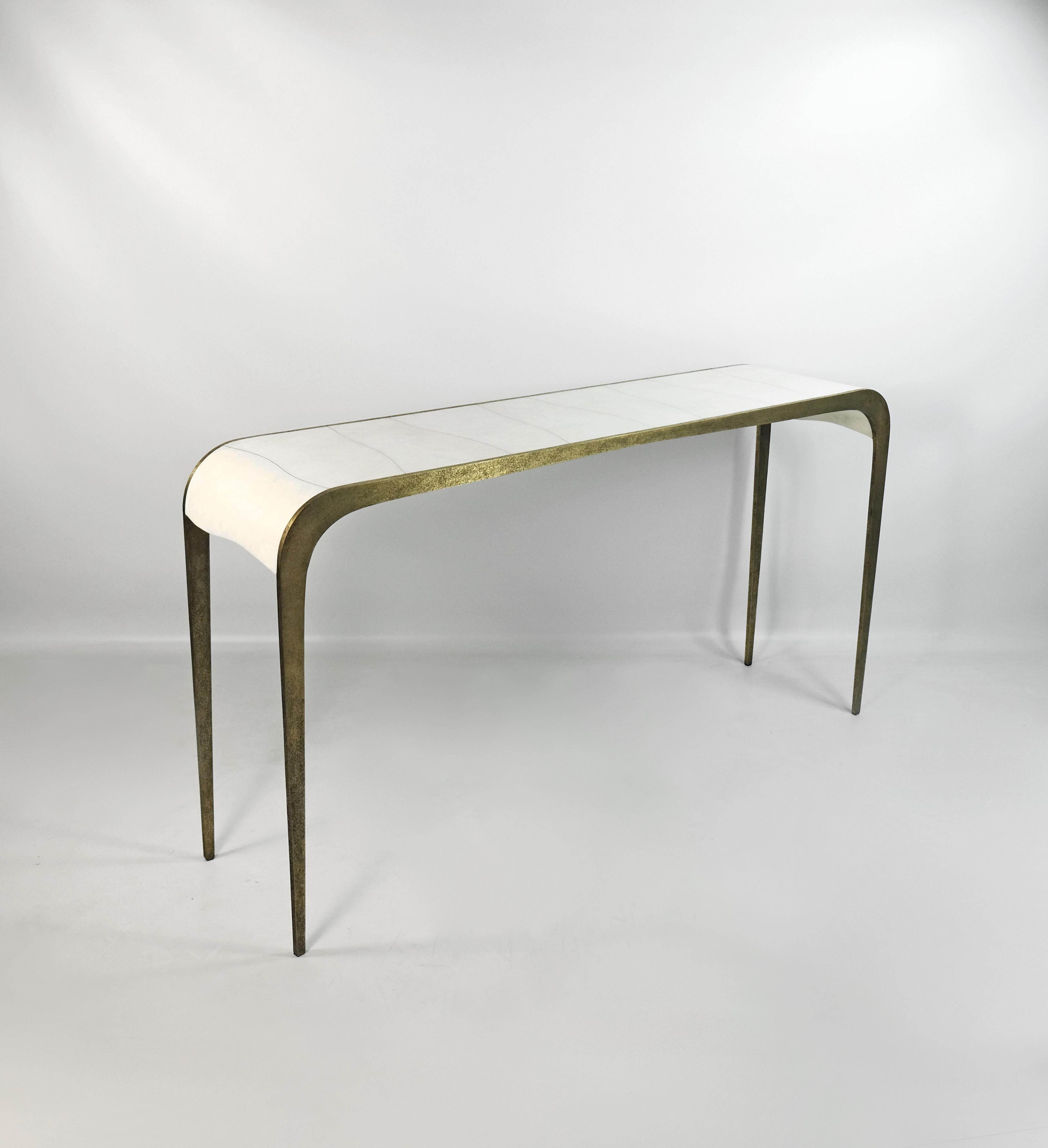 Brass and White Rock Crystal Console with Waterfall Design by Ginger Brown In New Condition For Sale In Bourguebus, FR