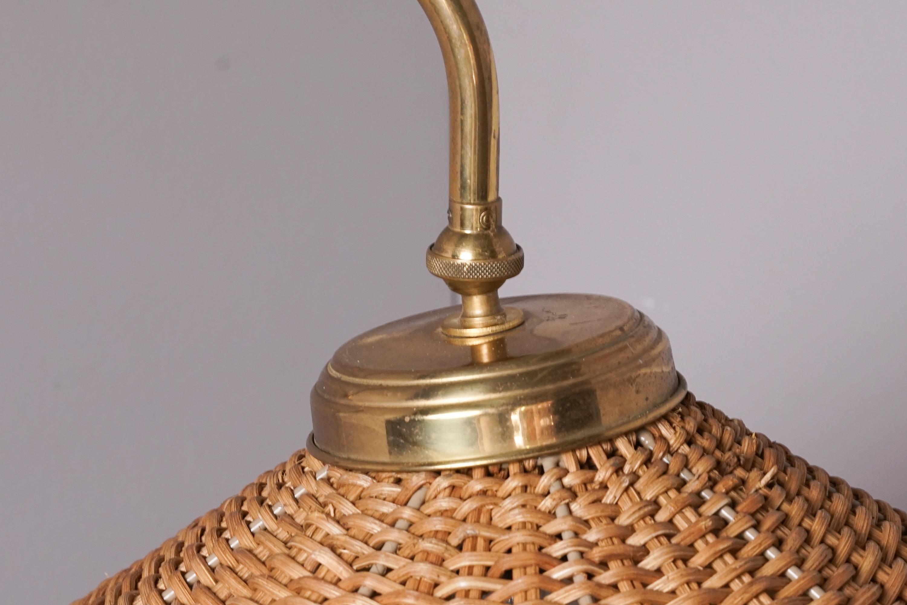 Scandinavian Modern Brass and Wicker Wall Light, Itsu Oy, 1950s For Sale