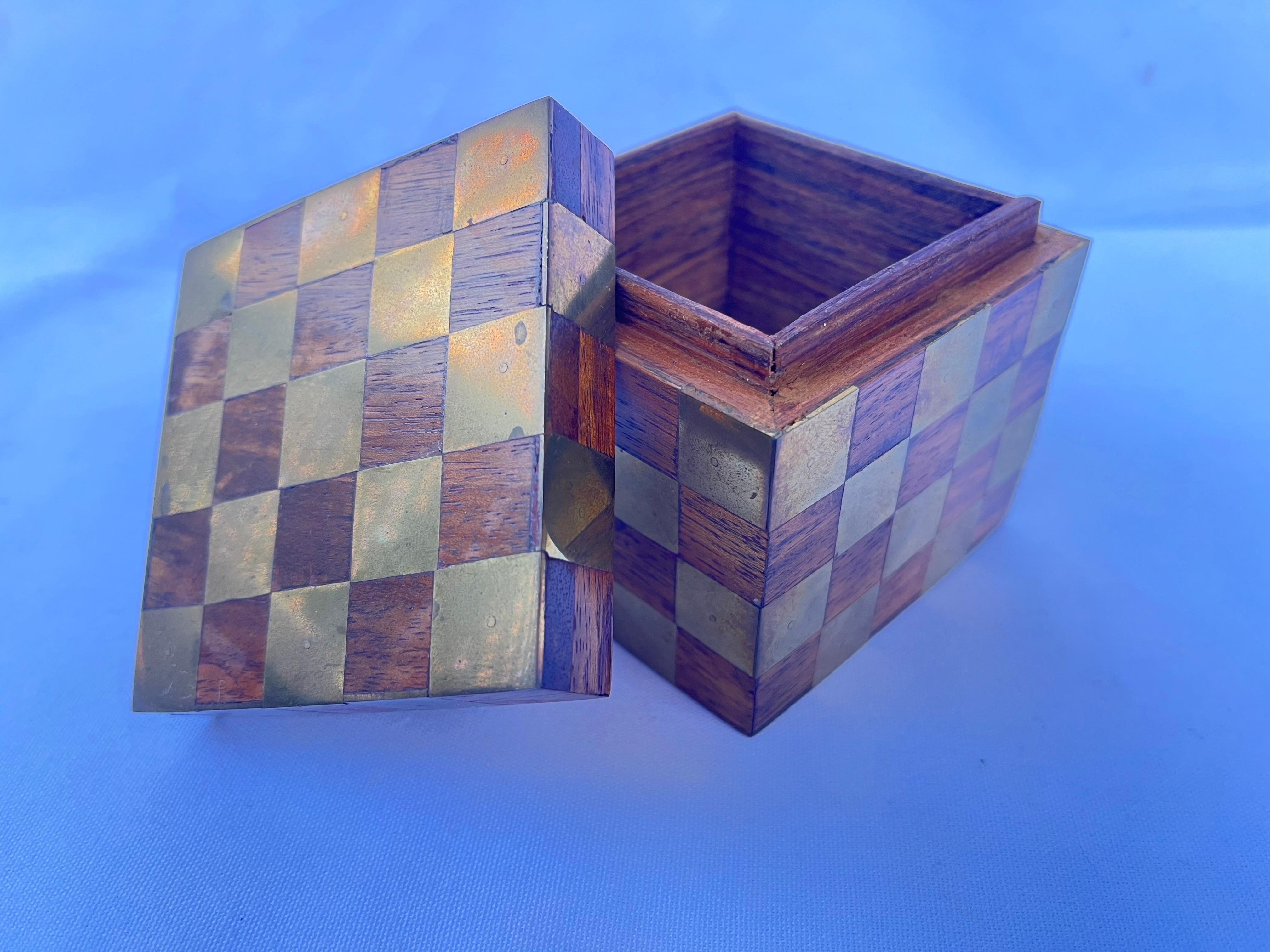Brass and Wood Checkerboard Inlaid Lidded Cube Box Paperweight Desk Accessory 3