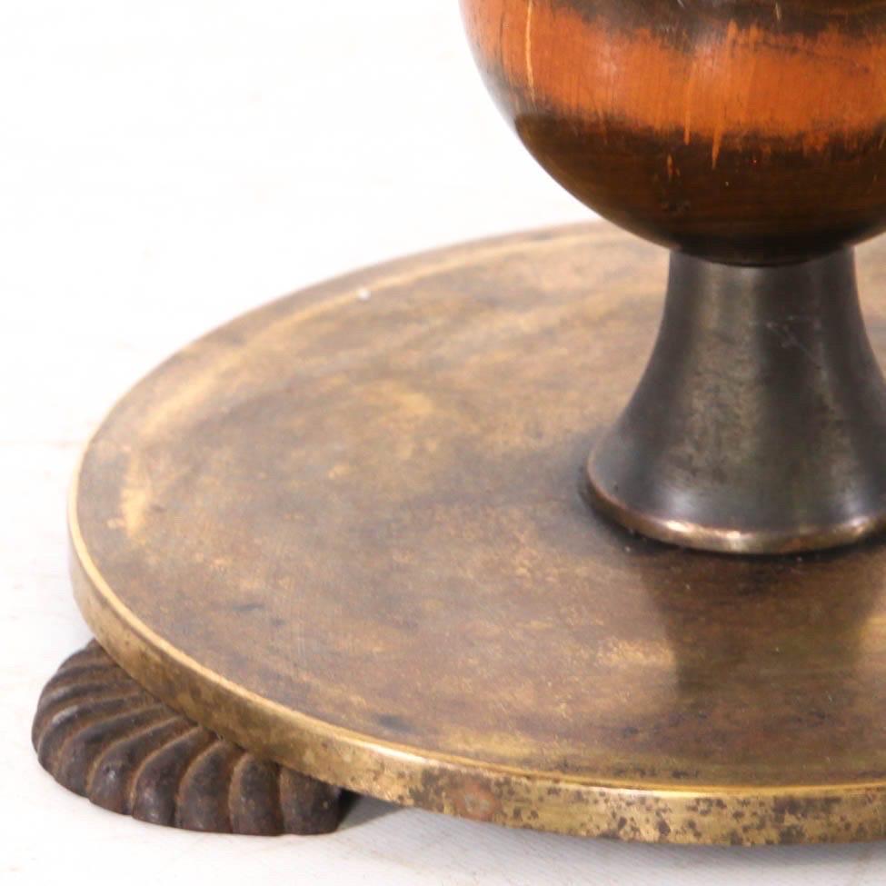 Lámpara de pie de latón y madera Latón en venta