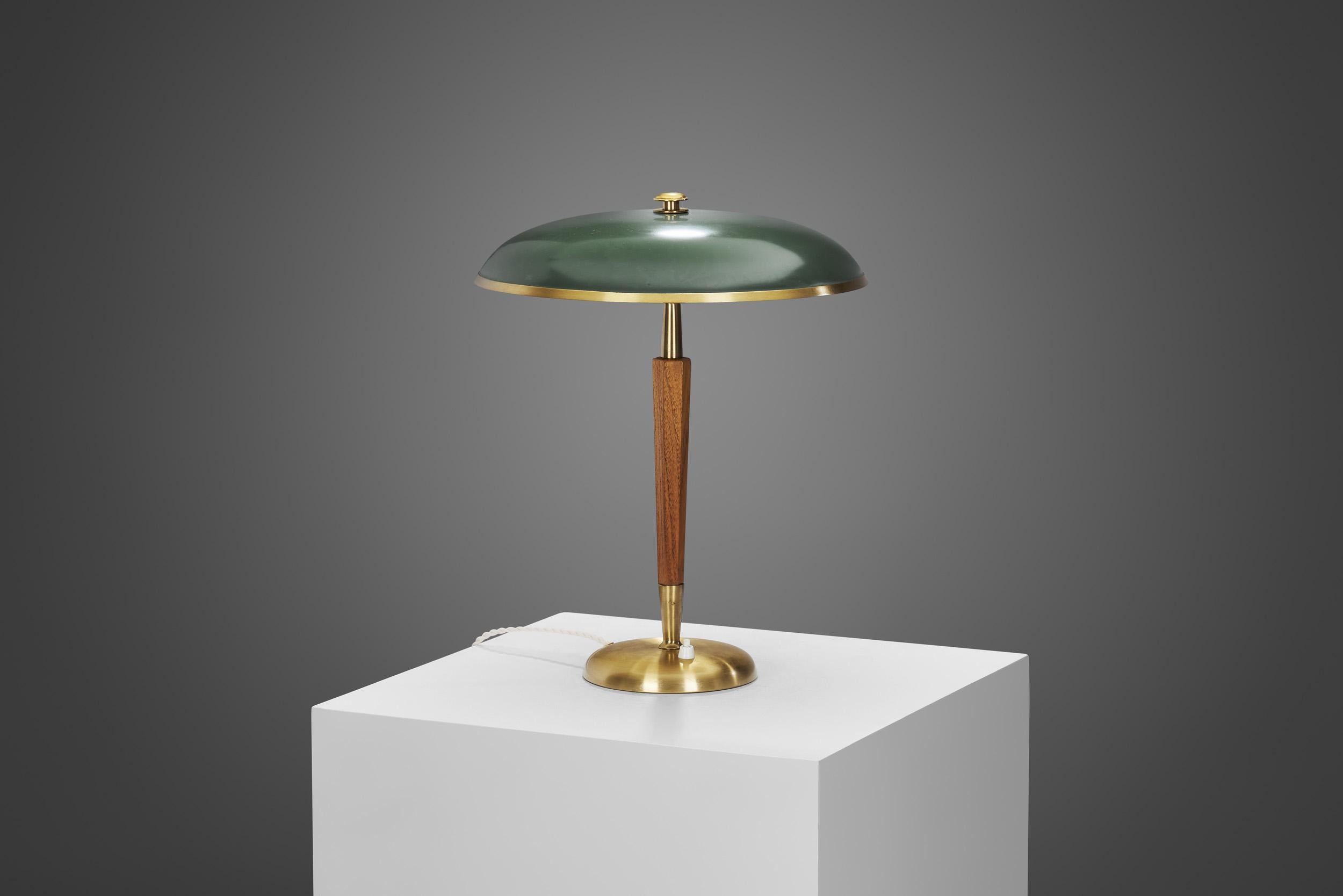 Scandinave moderne Lampe de table en laiton et Wood 