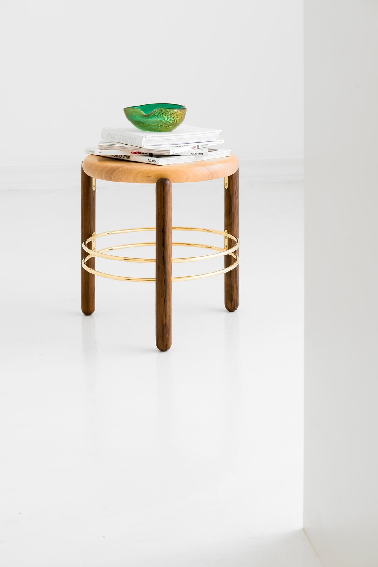 Brass and Wood Sculpted Stool, Leandro Garcia, Contemporary Brazil Design In New Condition In Geneve, CH