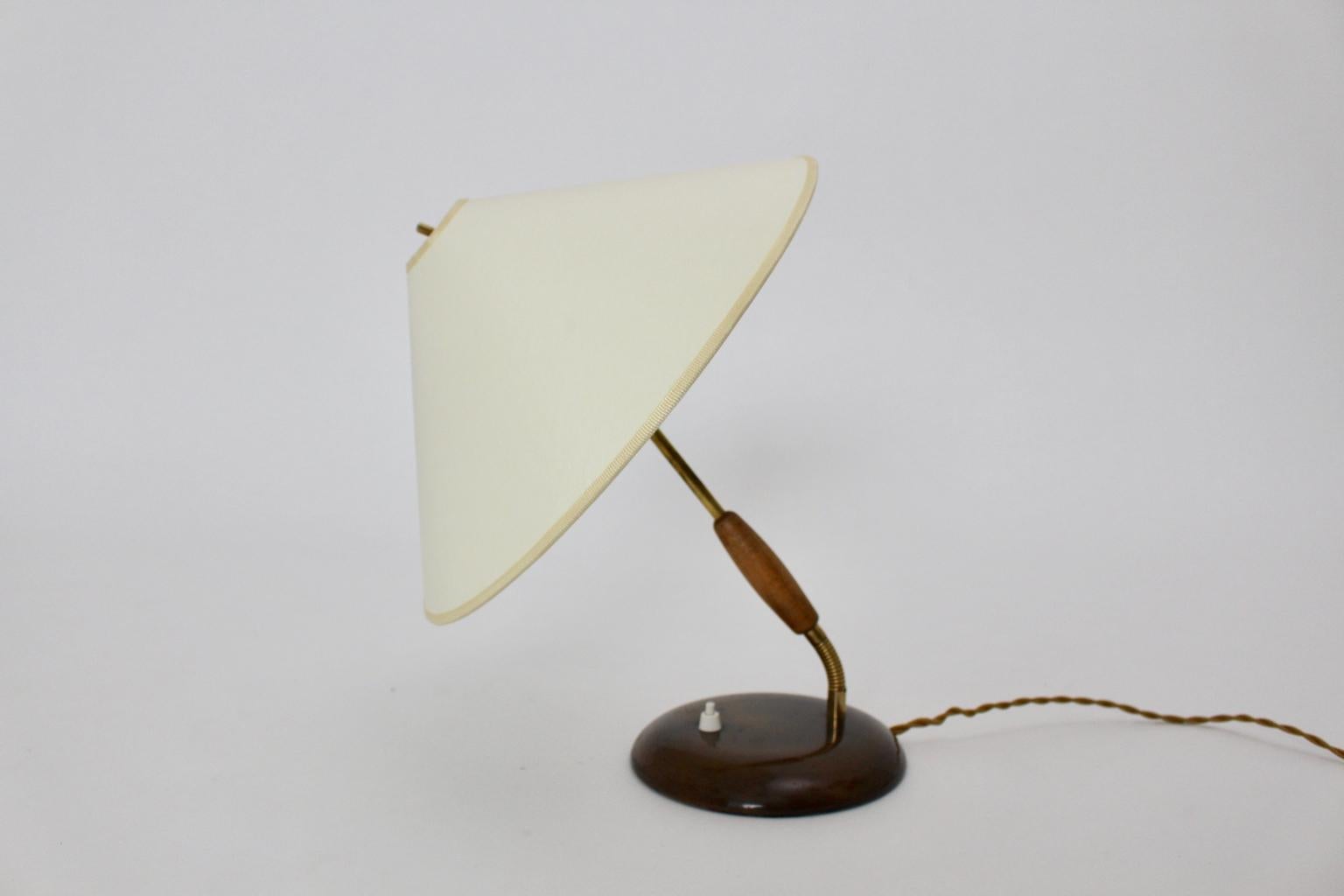 Brass Beech Vintage Table Lamp attributed to Giuseppe Ostuni Italy 1940s For Sale 5