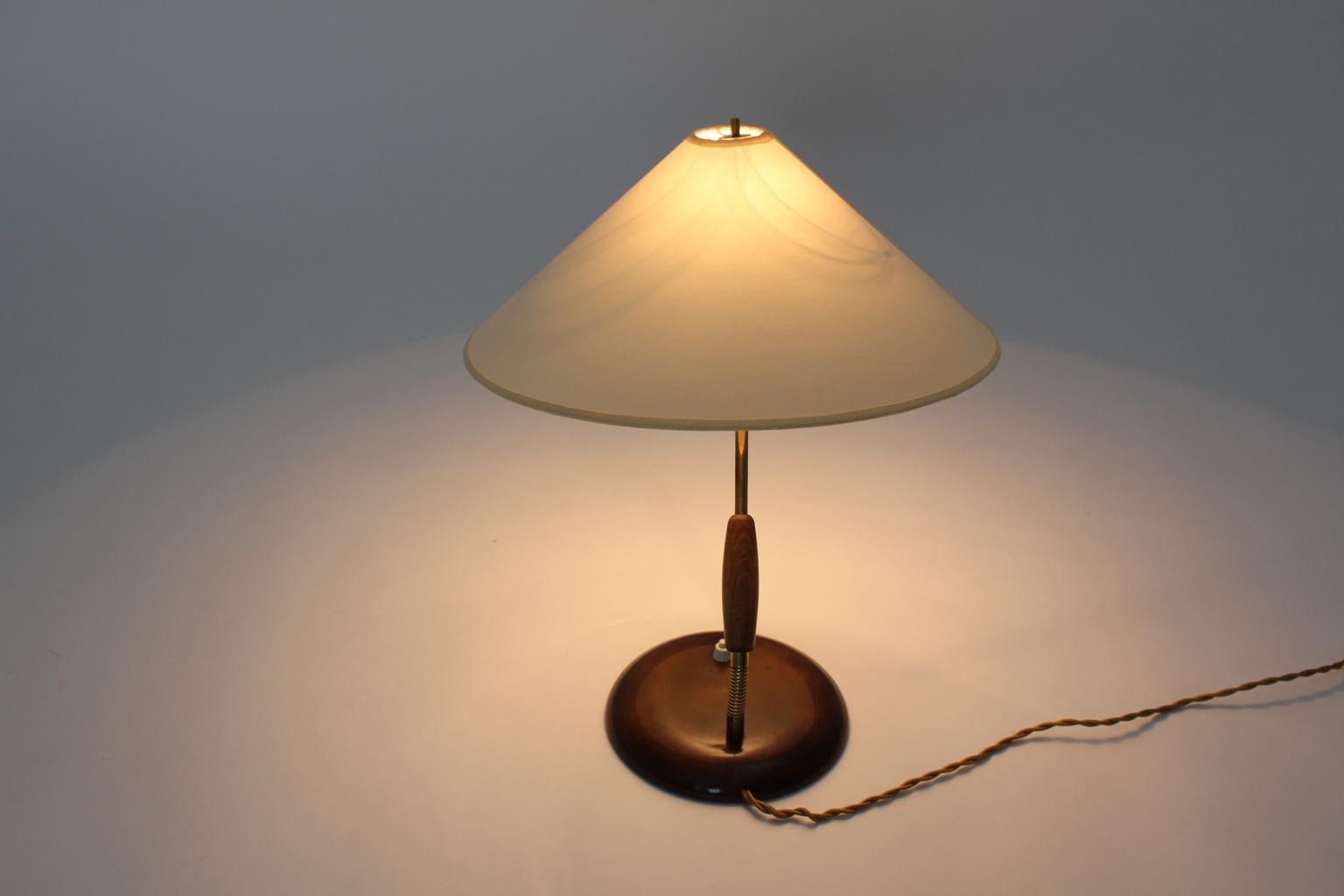 Brass Beech Vintage Table Lamp attributed to Giuseppe Ostuni Italy 1940s For Sale 7