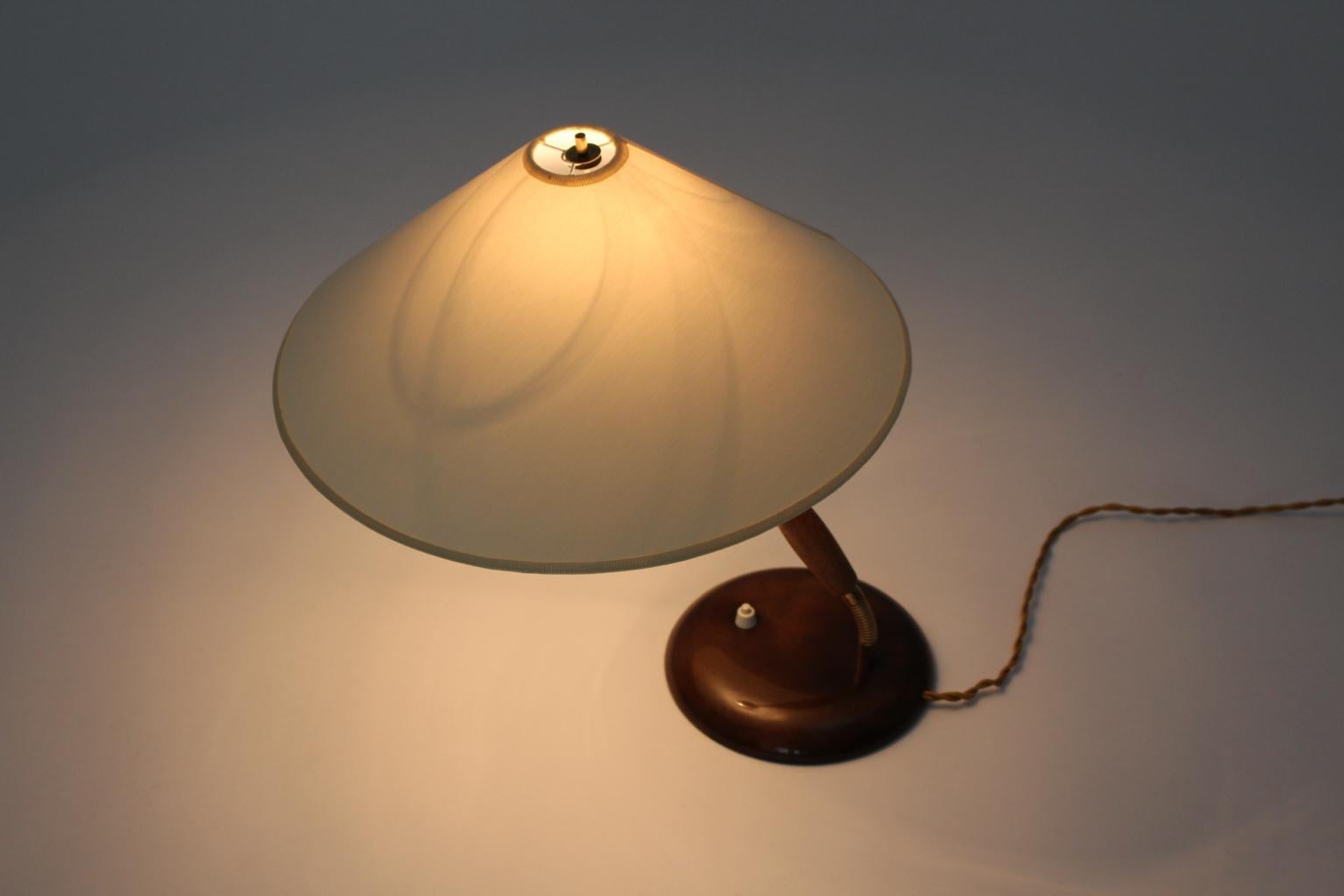 Brass Beech Vintage Table Lamp attributed to Giuseppe Ostuni Italy 1940s For Sale 9
