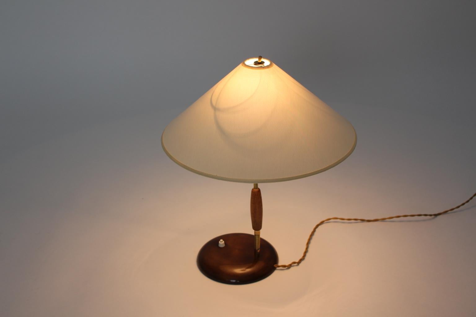 Brass Beech Vintage Table Lamp attributed to Giuseppe Ostuni Italy 1940s For Sale 10