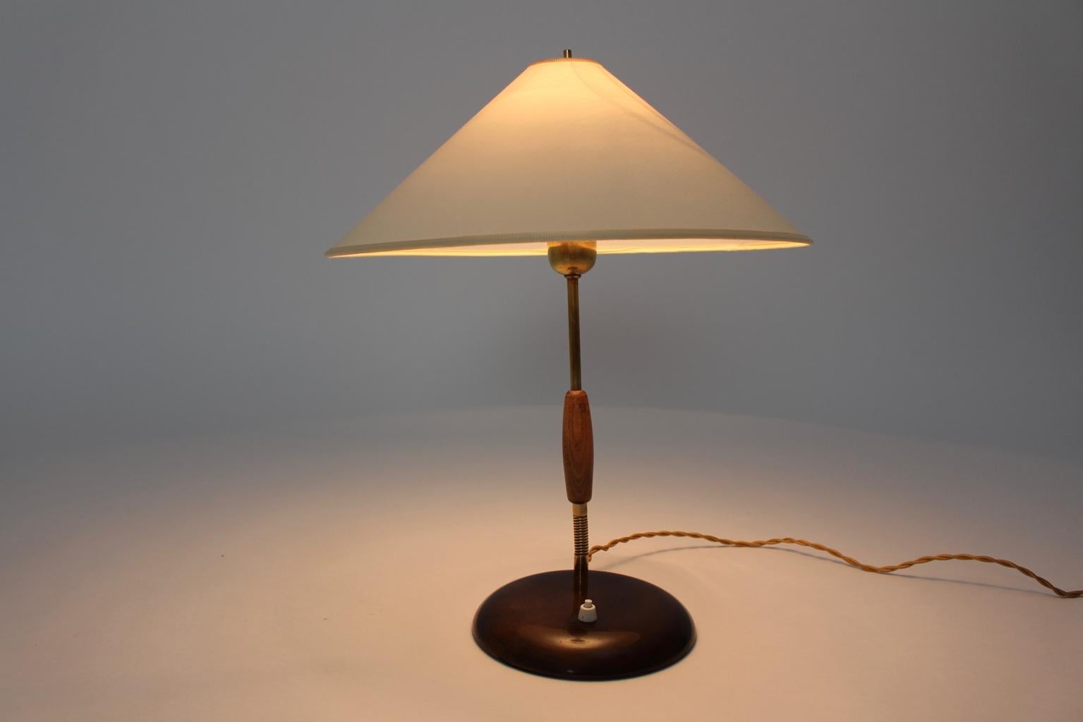 Brass Beech Vintage Table Lamp attributed to Giuseppe Ostuni Italy 1940s For Sale 11