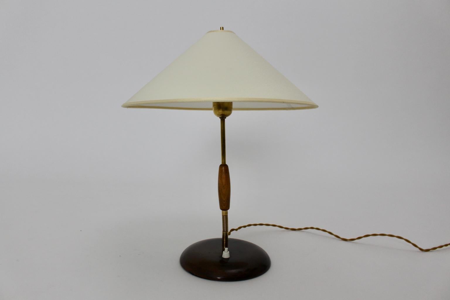 Art Deco Brass Beech Vintage Table Lamp attributed to Giuseppe Ostuni Italy 1940s For Sale