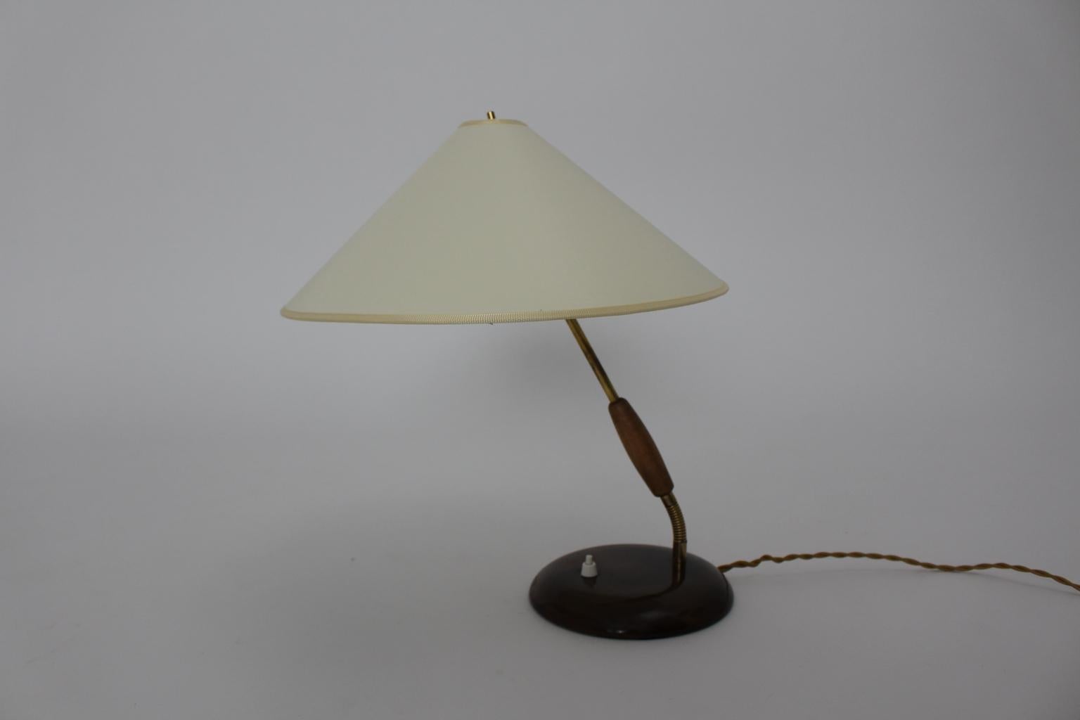 Brass Beech Vintage Table Lamp attributed to Giuseppe Ostuni Italy 1940s For Sale 1