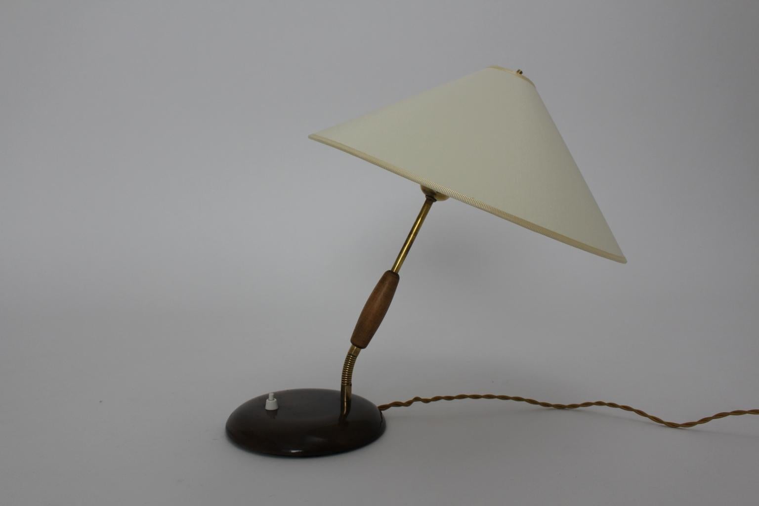 Brass Beech Vintage Table Lamp attributed to Giuseppe Ostuni Italy 1940s For Sale 3