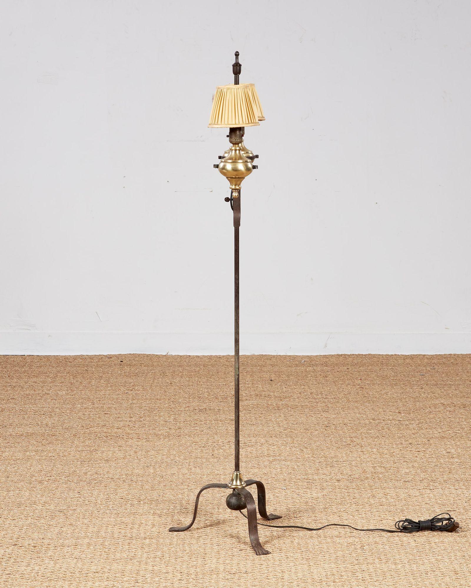 Lampadaire en laiton et fer forgé en vente 6