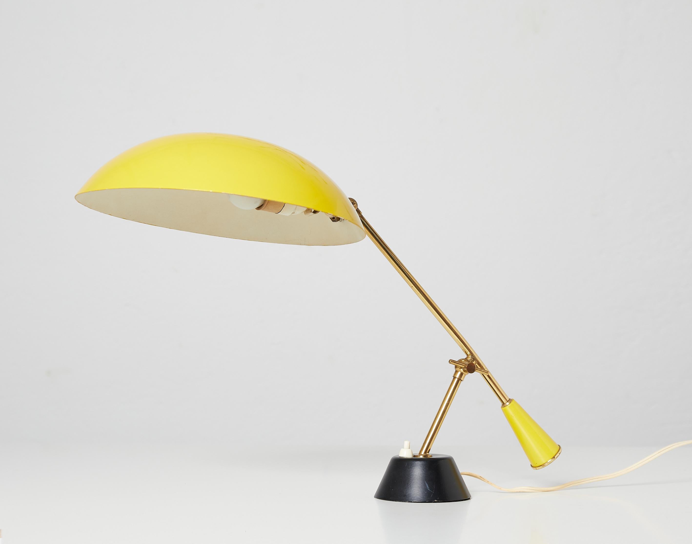 Mid-Century Modern Brass and Yellow Lacquered Metal Table Lamp with Counterweight, Switzerland 1950