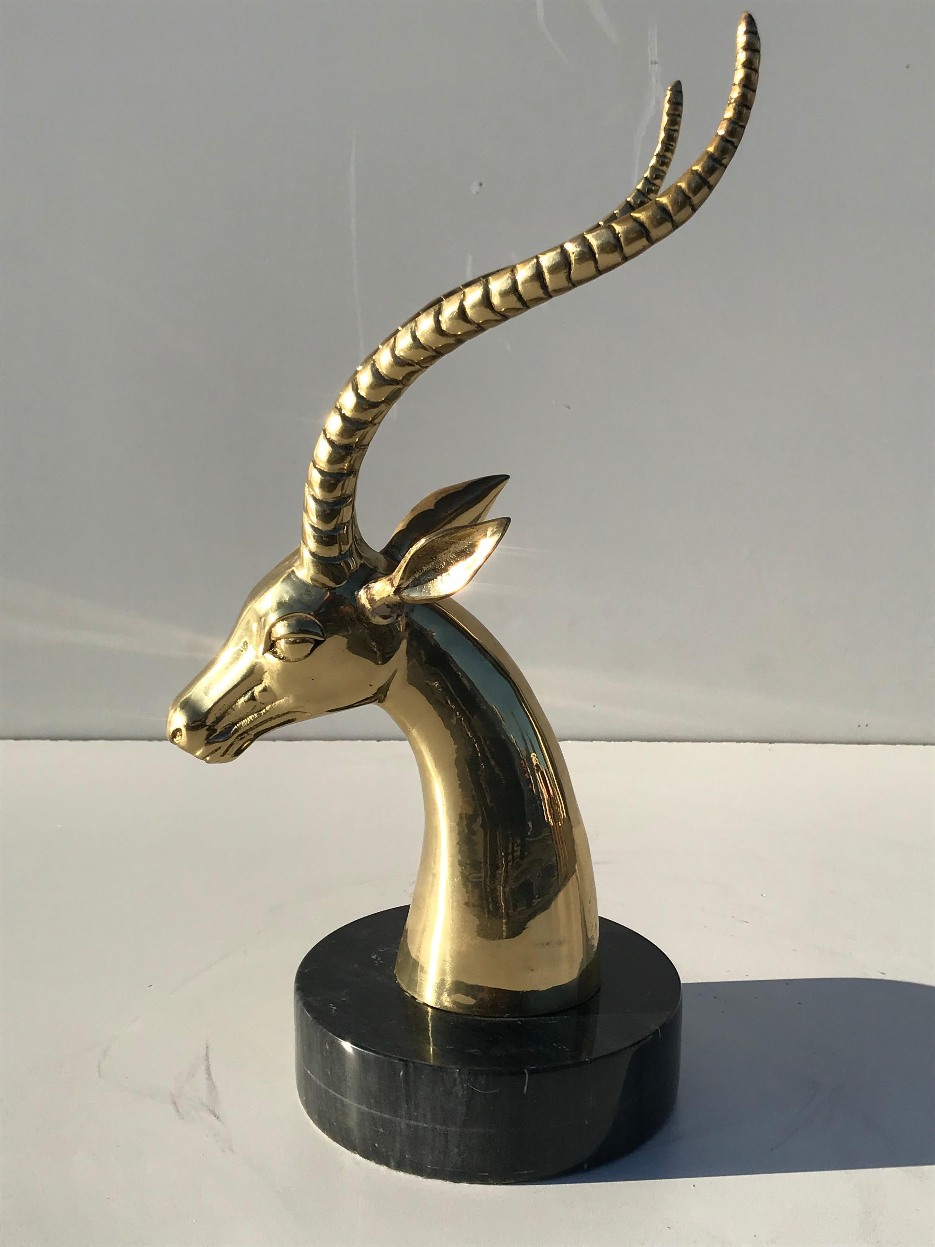 Antike Antelope Gazelle Buchstütze Skulptur aus Messing (Hollywood Regency) im Angebot