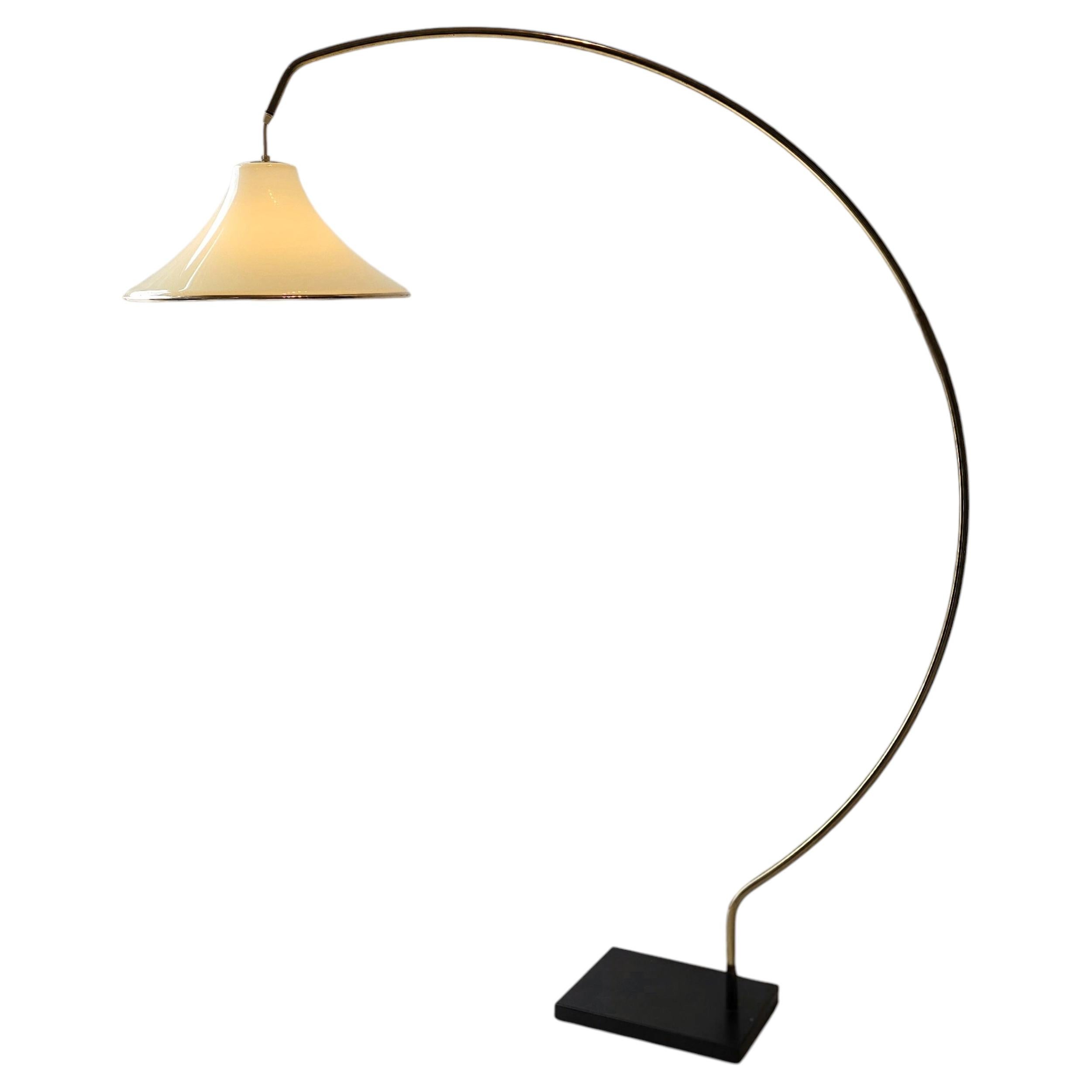 Messing-Bogen-Stehlampe mit Acrylschirm, 1980er Jahre