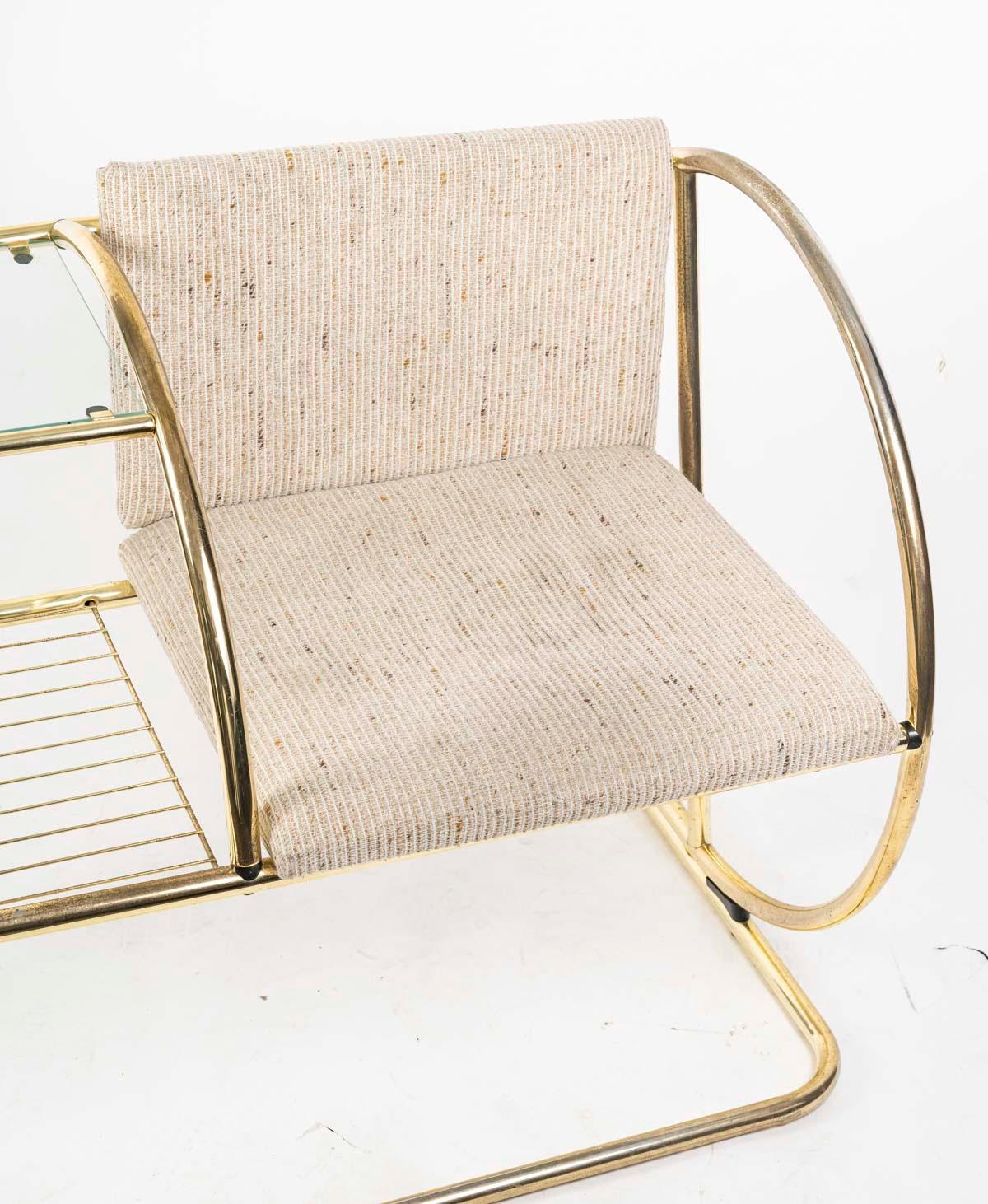 Ottone Poltrona e tavolo in ottone, circa 1970, Mobili di design. in vendita