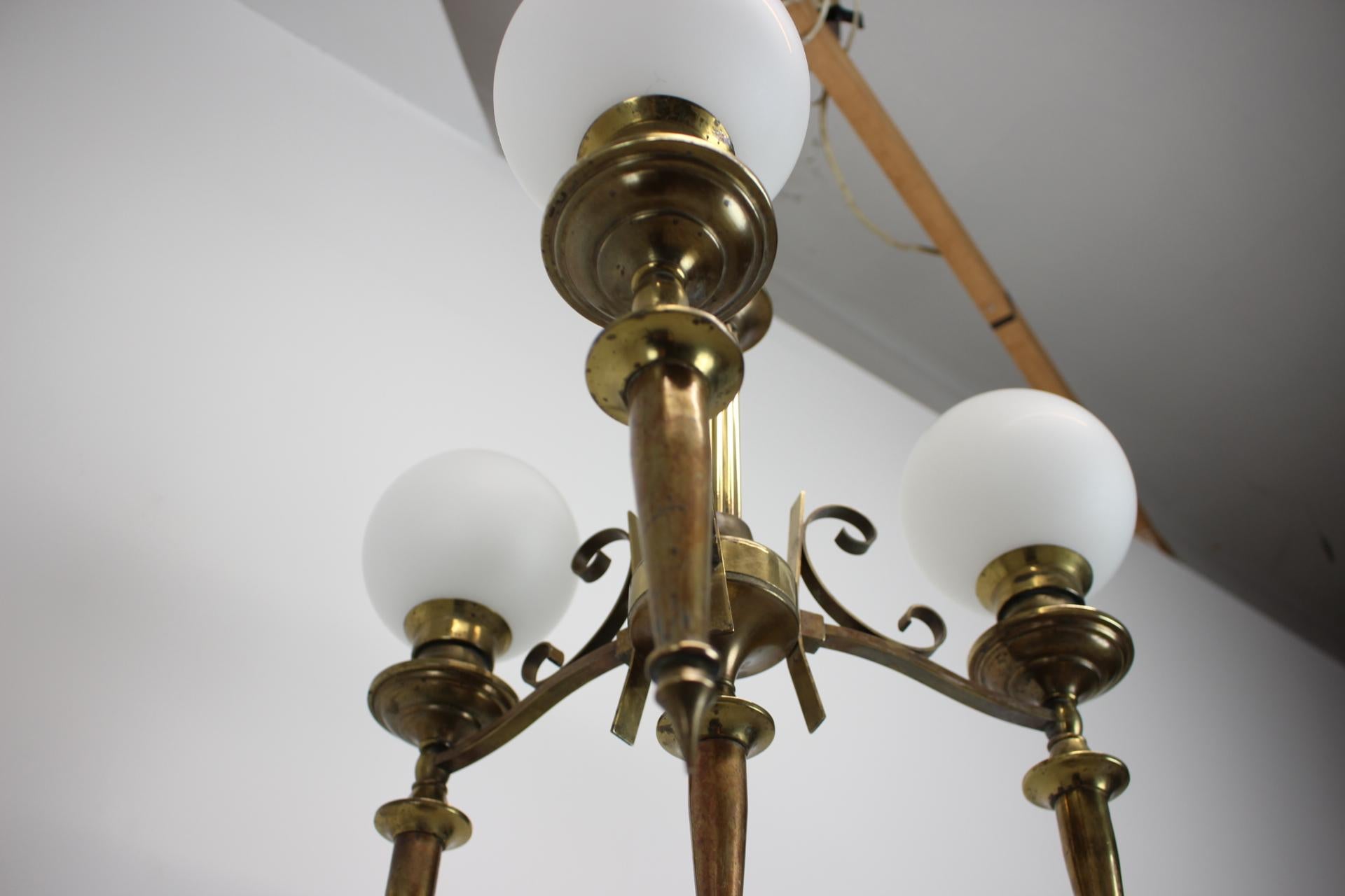 Metà XX secolo Lampadario Art Deco in ottone, anni '30, Cecoslovacchia in vendita