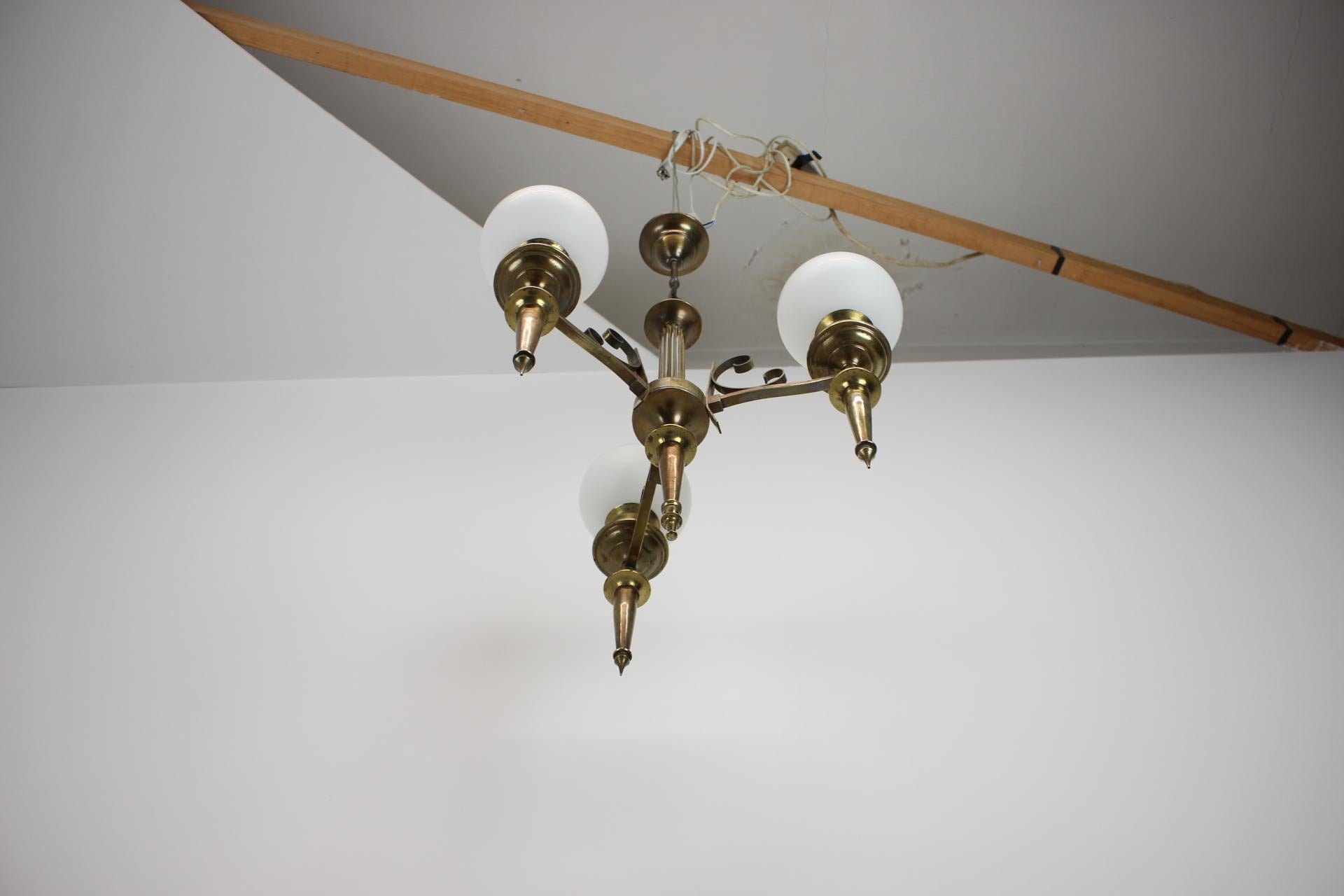 Vetro Lampadario Art Deco in ottone, anni '30, Cecoslovacchia in vendita