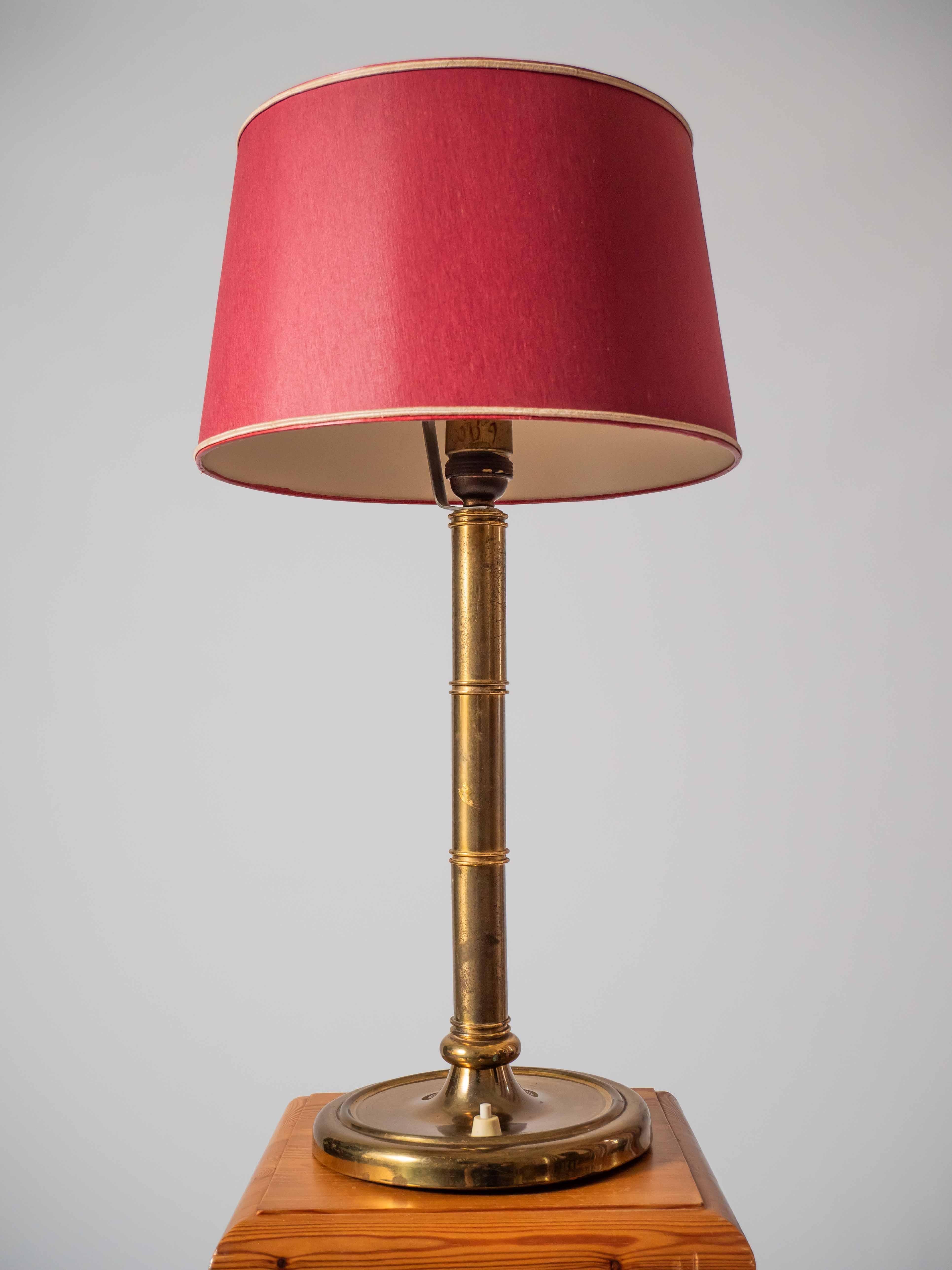 Laiton Lampe art déco en laiton en vente